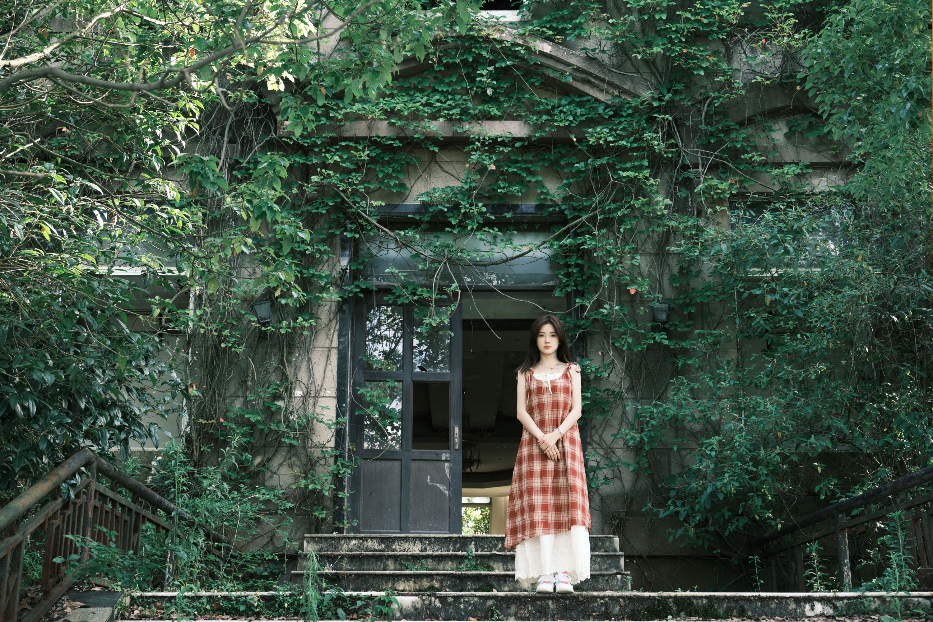 To小北 – 《废墟古堡》[32P]