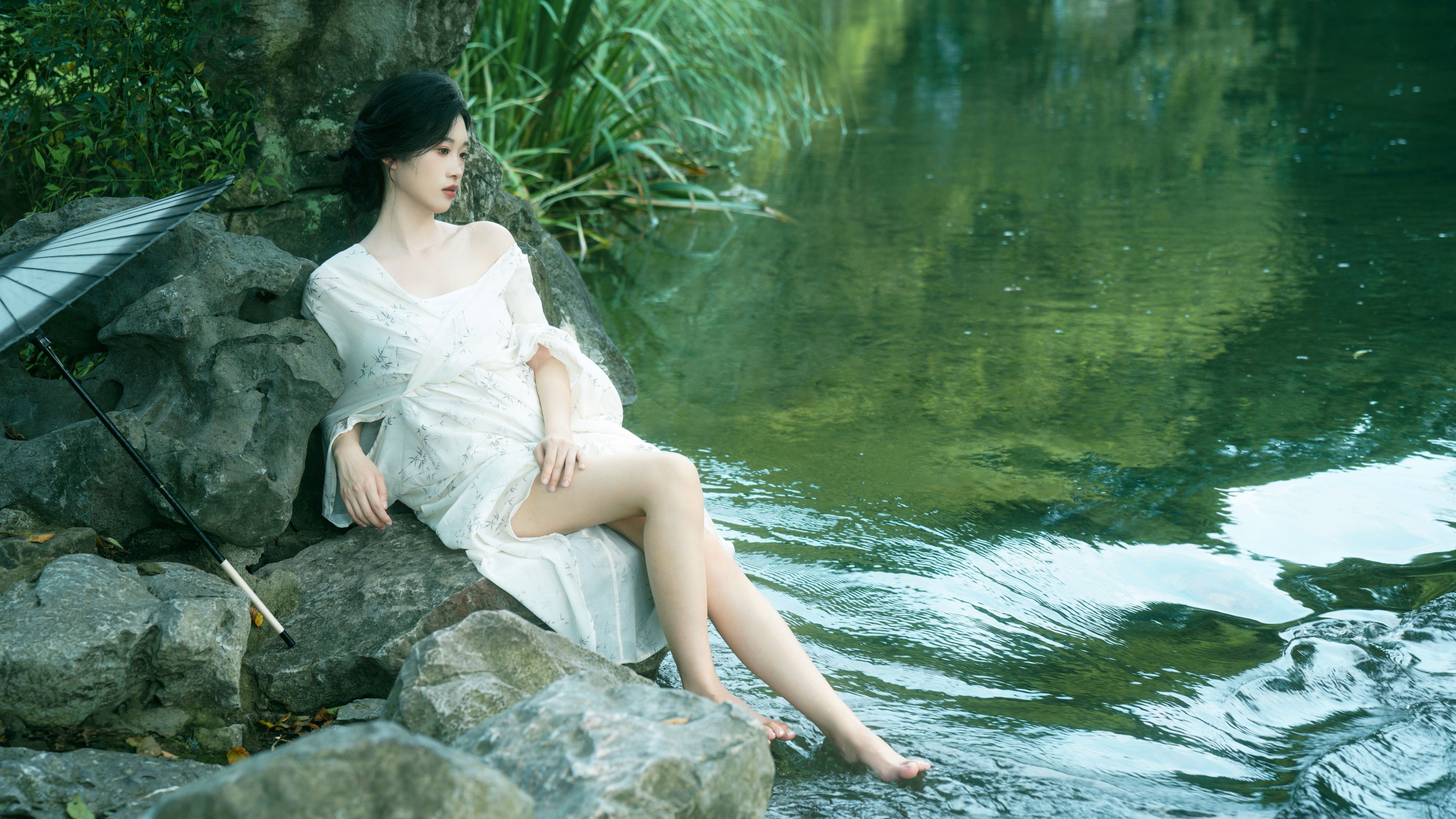 思思李 – 《仲夏》[22P]