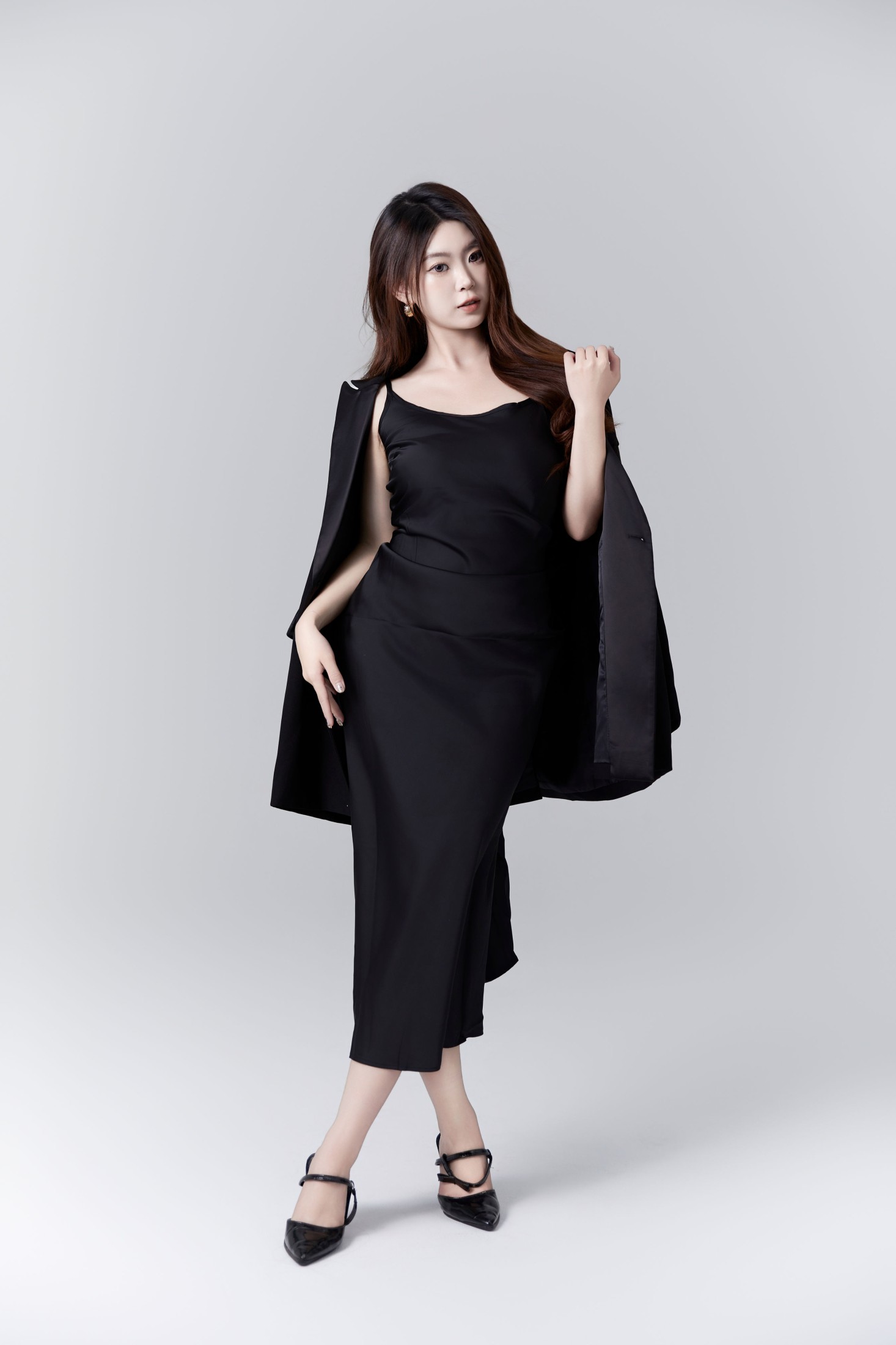 CARLEE是77呀 – 《黑色西装写真》[22P]