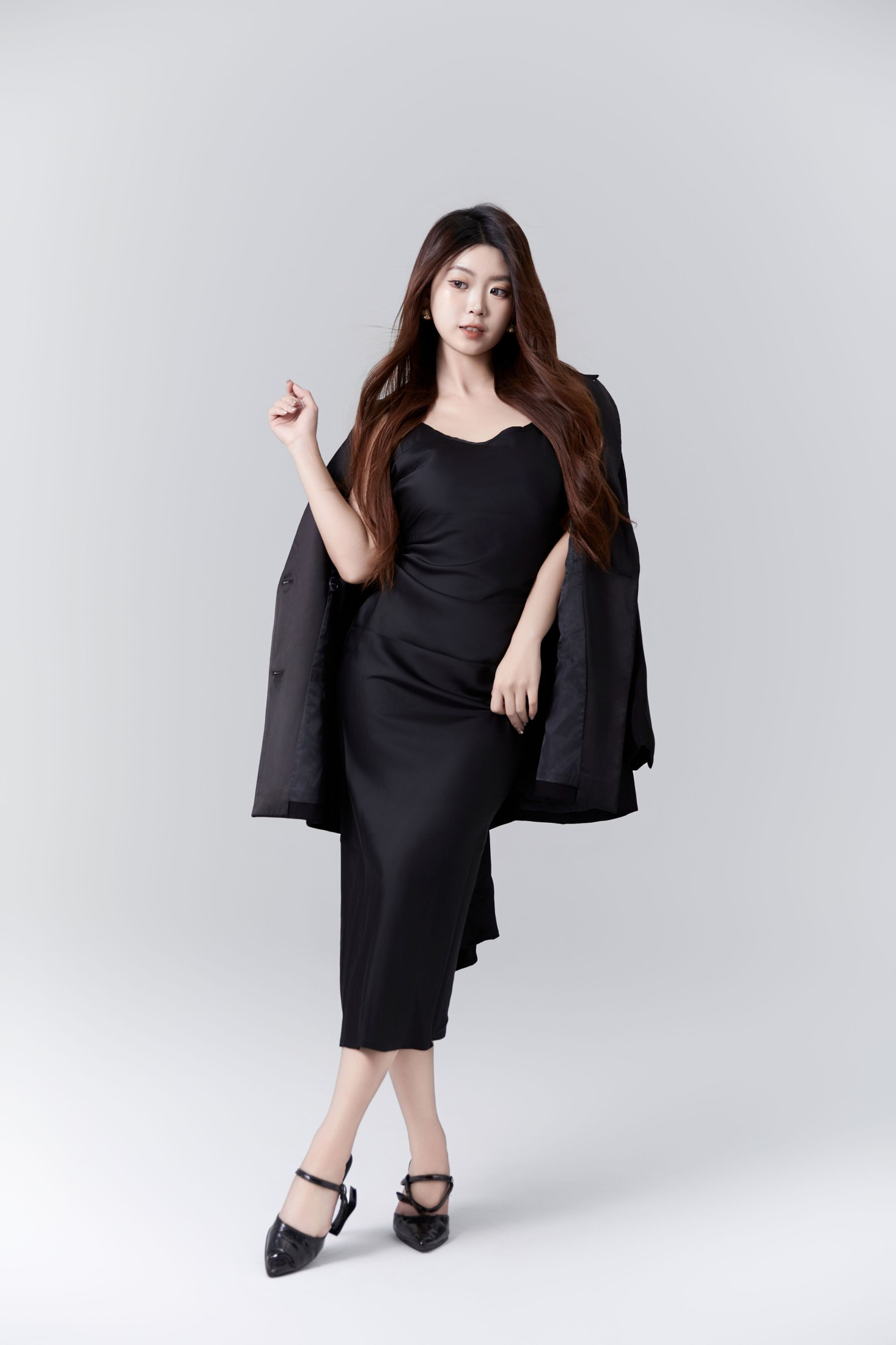 CARLEE是77呀 – 《黑色西装写真》[22P]