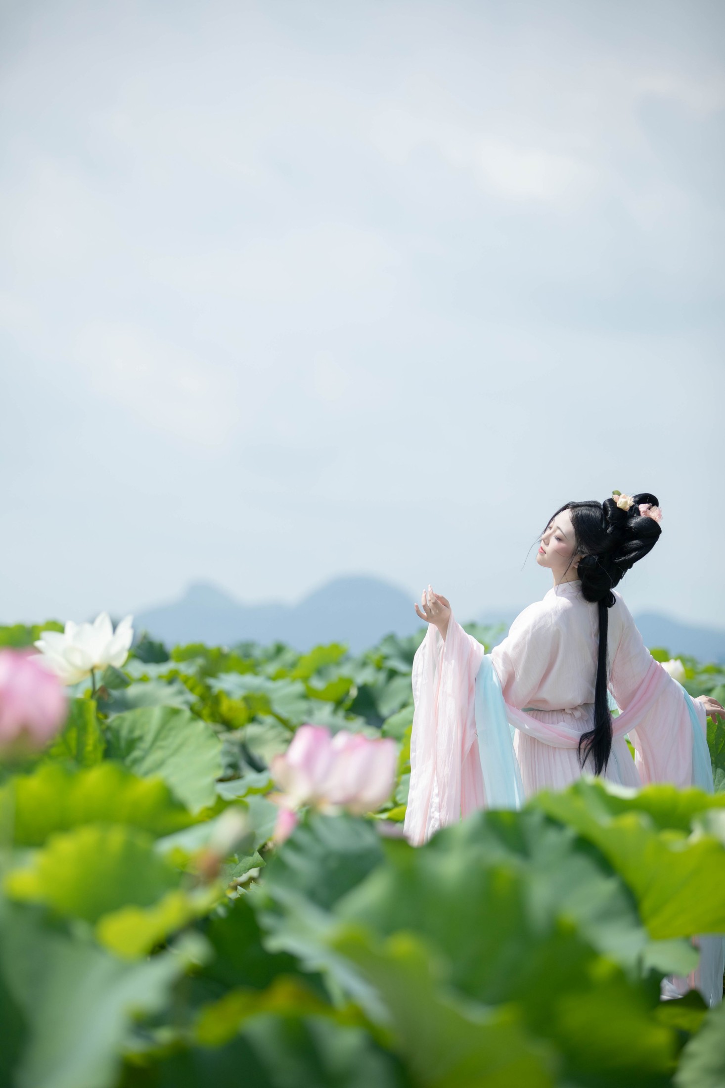 谨陬捌 – 《别有娉婷》[24P]