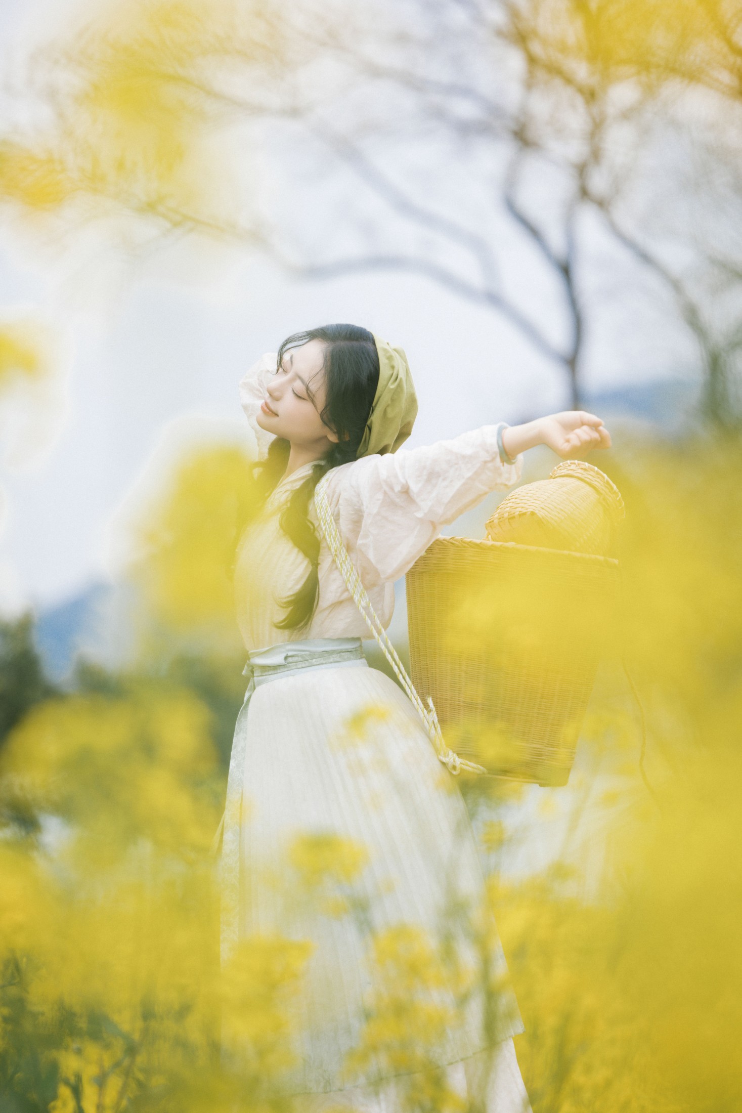 衔鹿 – 《油菜花与少女》[34P]