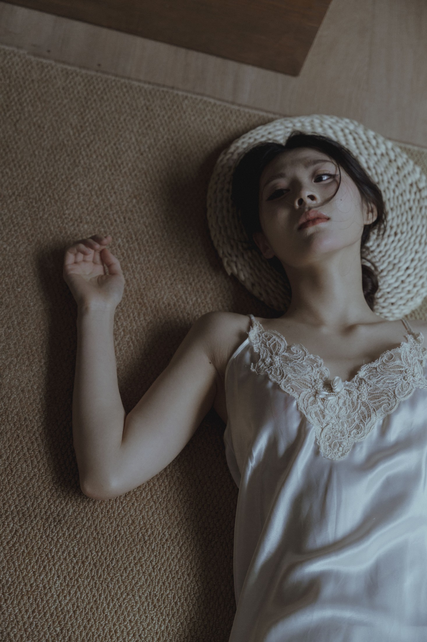 兔兔子 – 《雨泪》[24P]