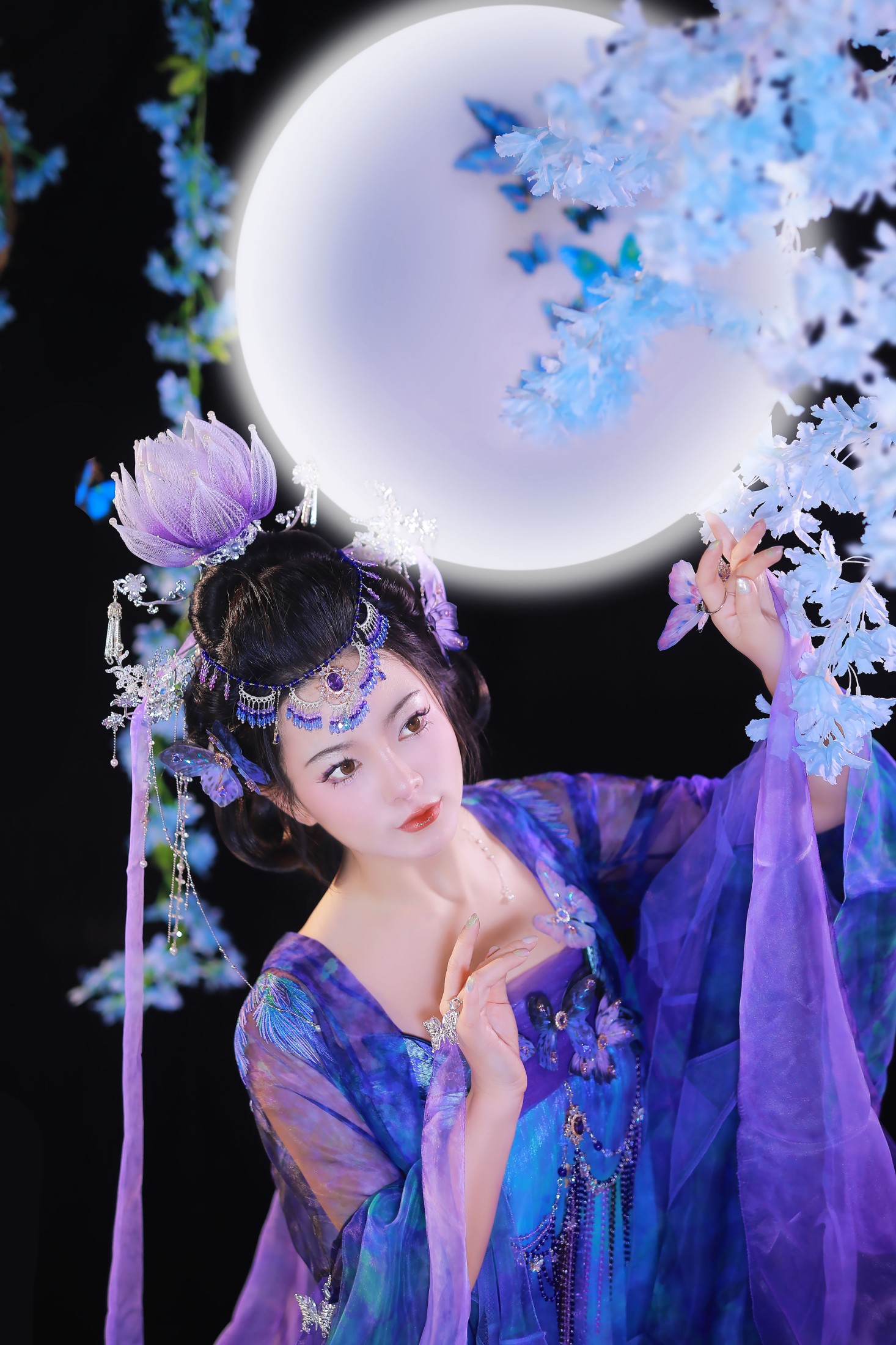 猫子子 – 《暗夜蝶》[22P]