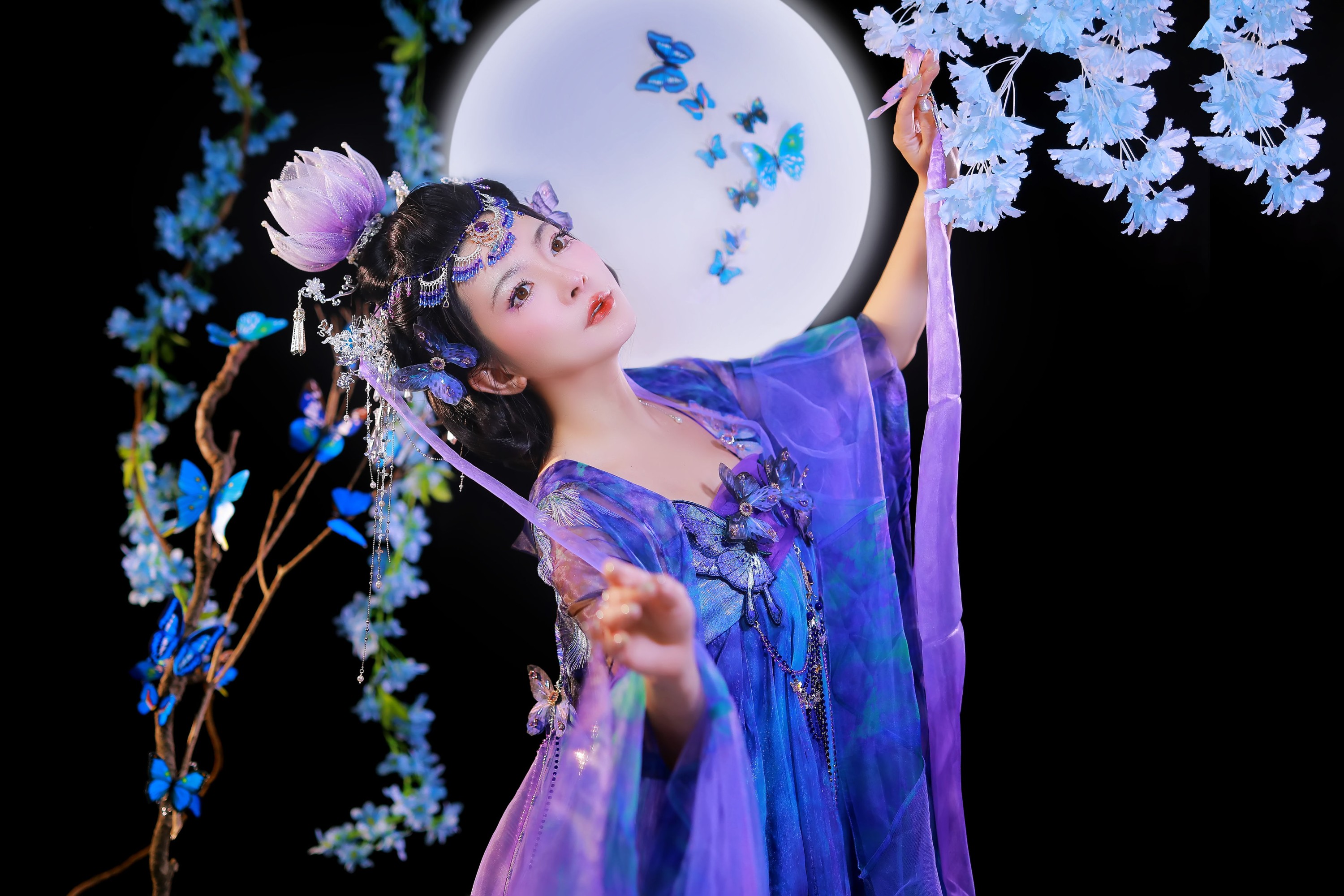 猫子子 – 《暗夜蝶》[22P]