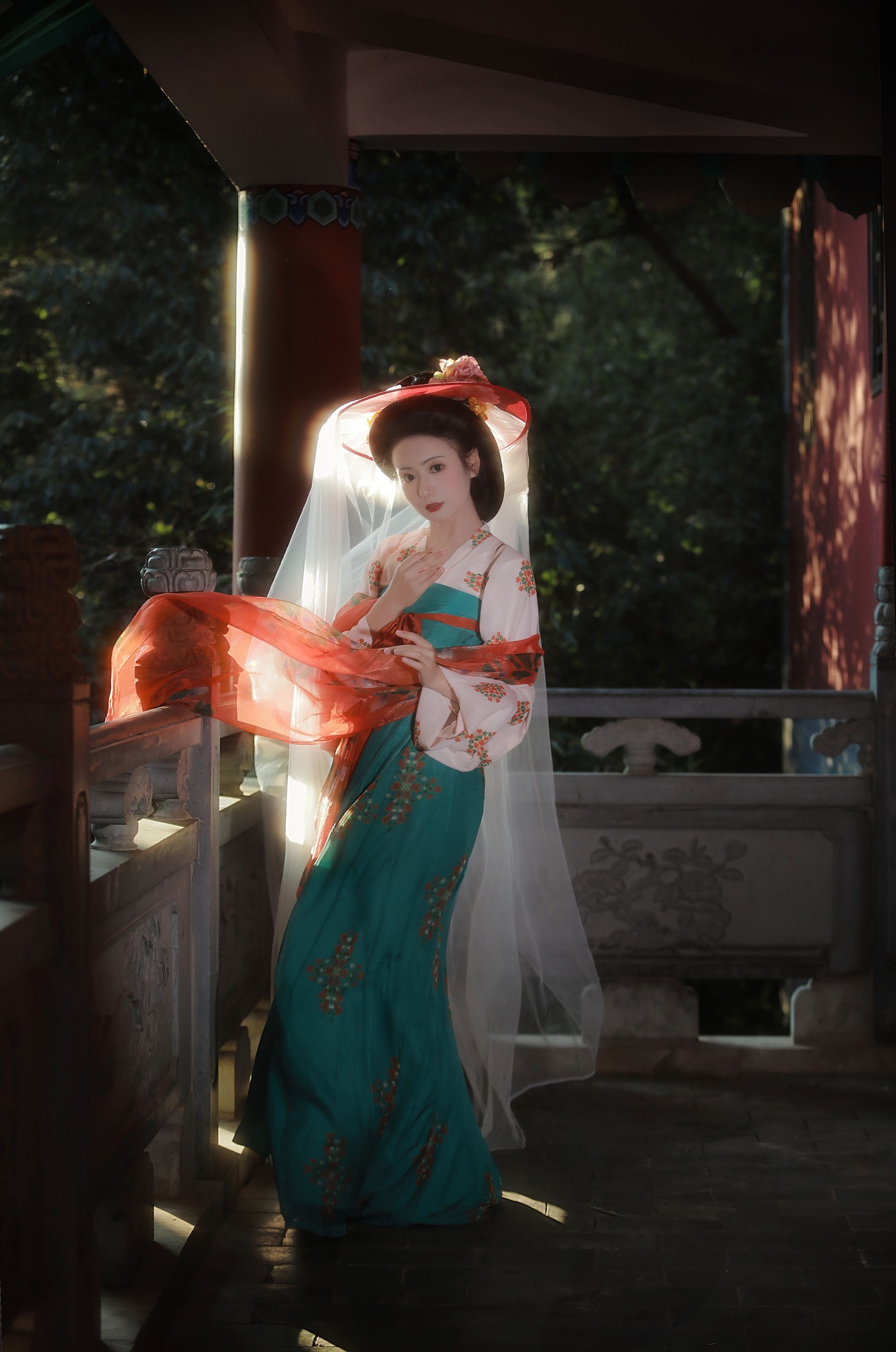 瑜瑾 – 《金陵玉殿莺啼晓》[21P]