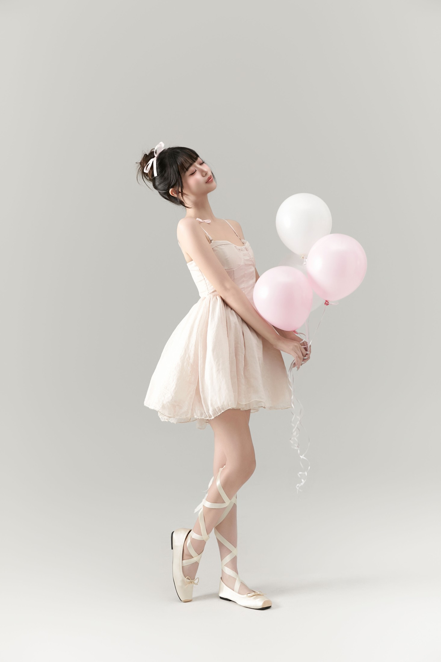 菠萝包 – 《芭蕾少女生日写真》[22P]