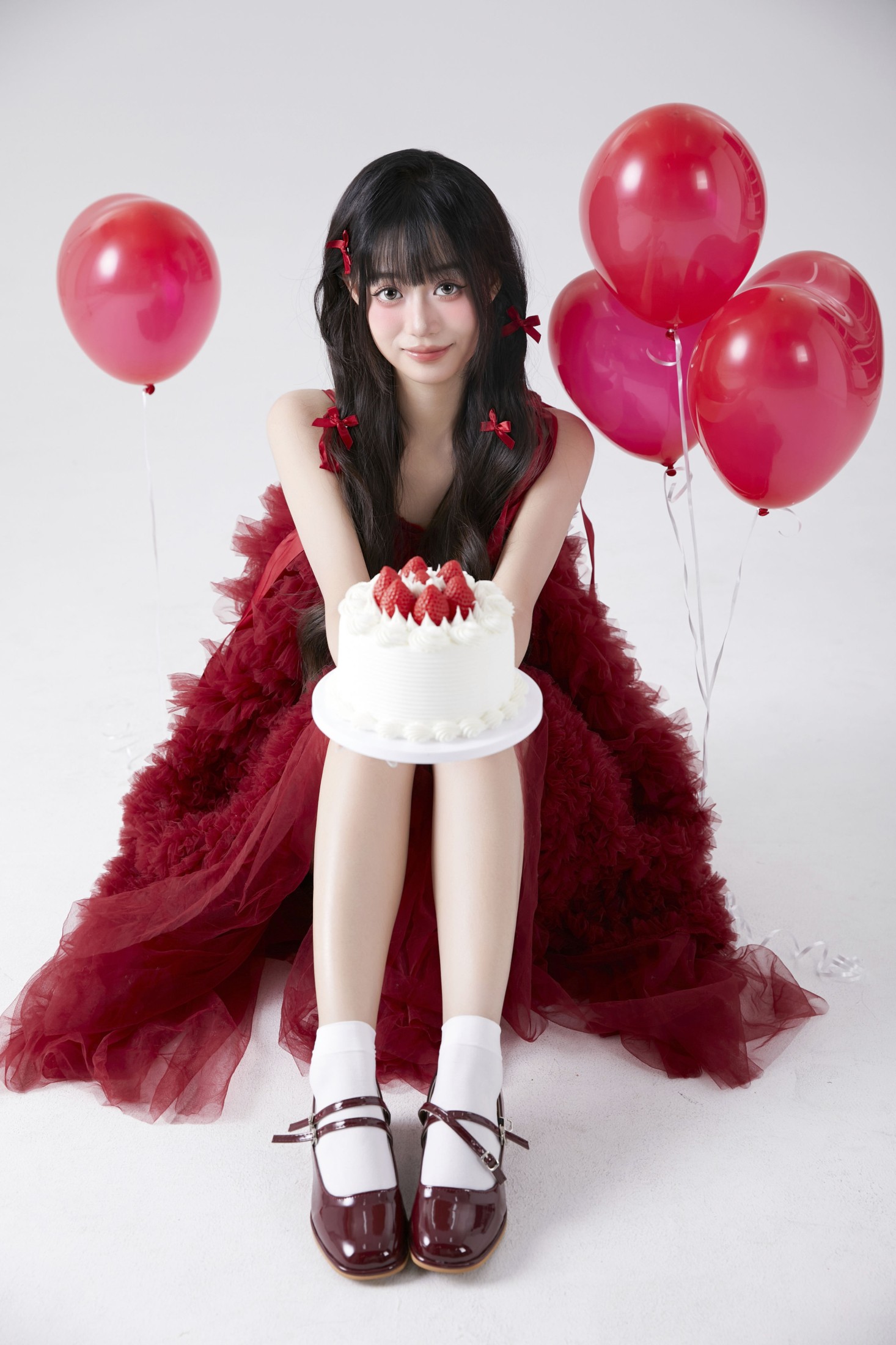 菠萝包 – 《红色气球生日写真》[25P]
