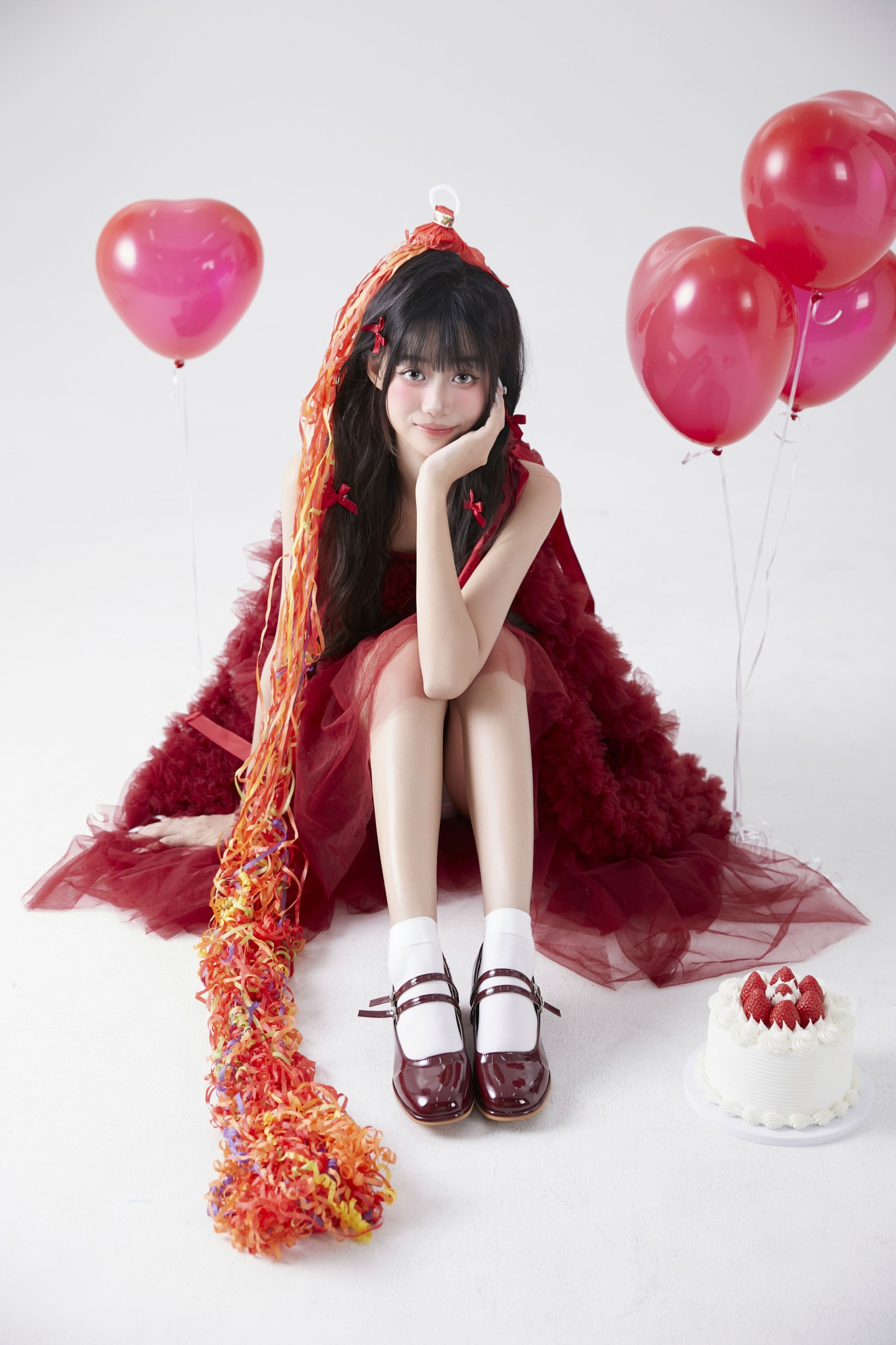 菠萝包 – 《红色气球生日写真》[25P]