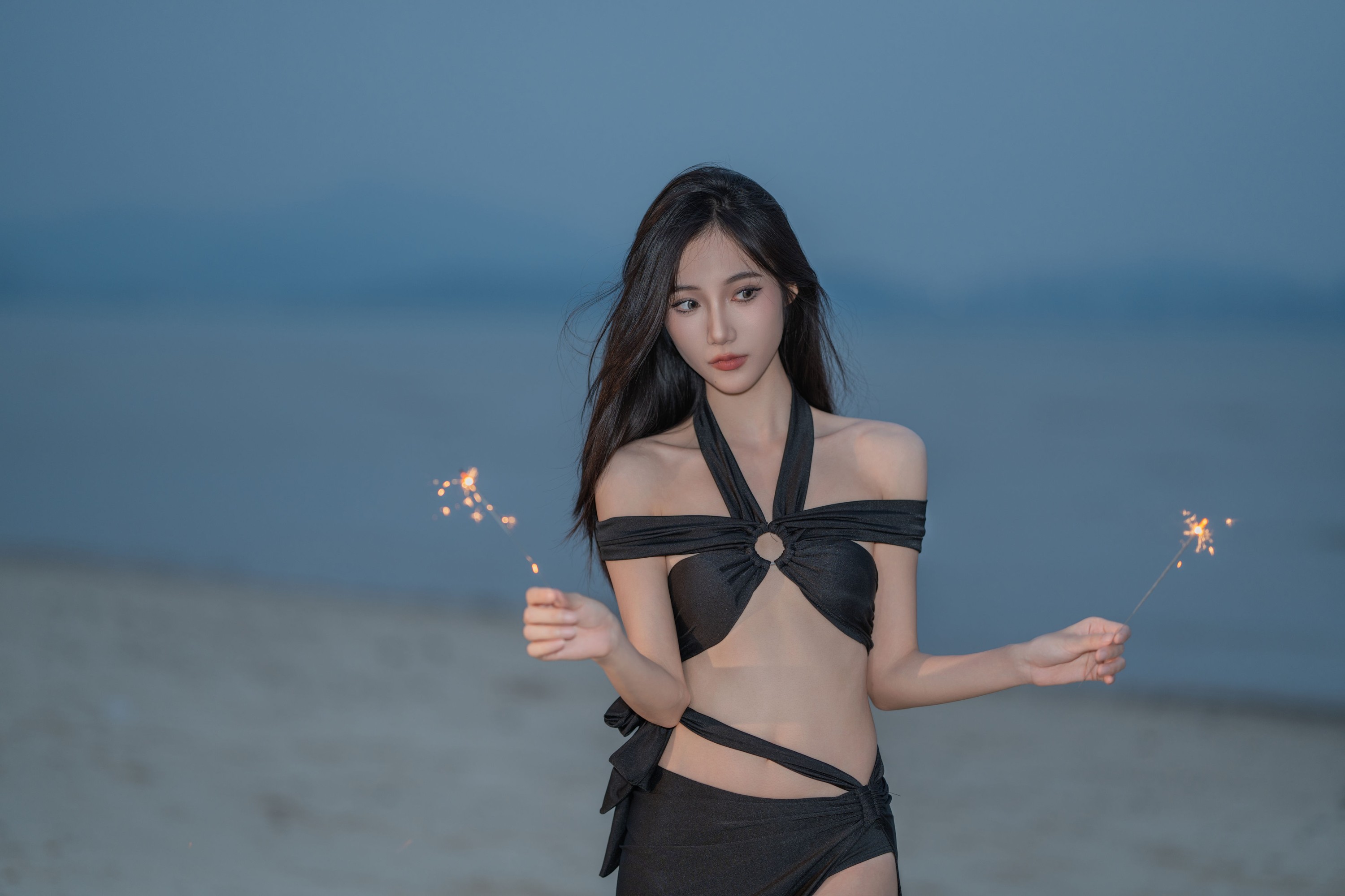 o1ne万 – 《夜幕下的海边少女》[22P]