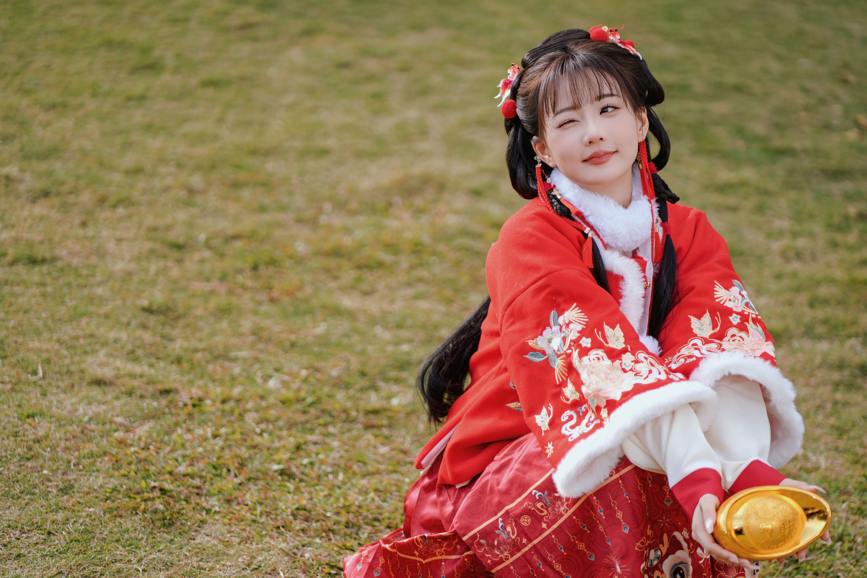 甜心小鹿 – 《红韵倩影 · 新年少女写真》[26P]