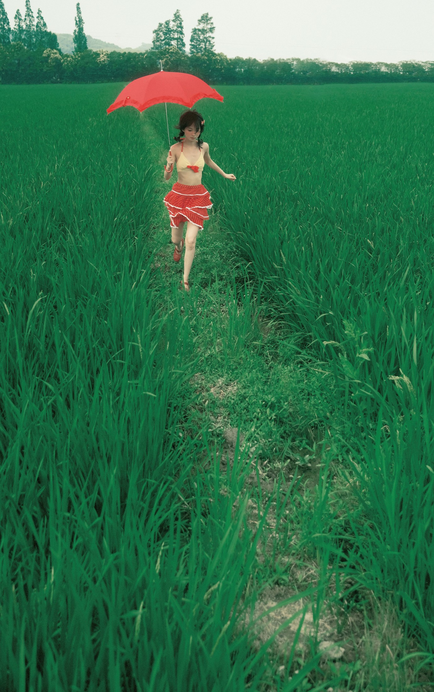 乌堆少女 – 《自由热烈》[18P]