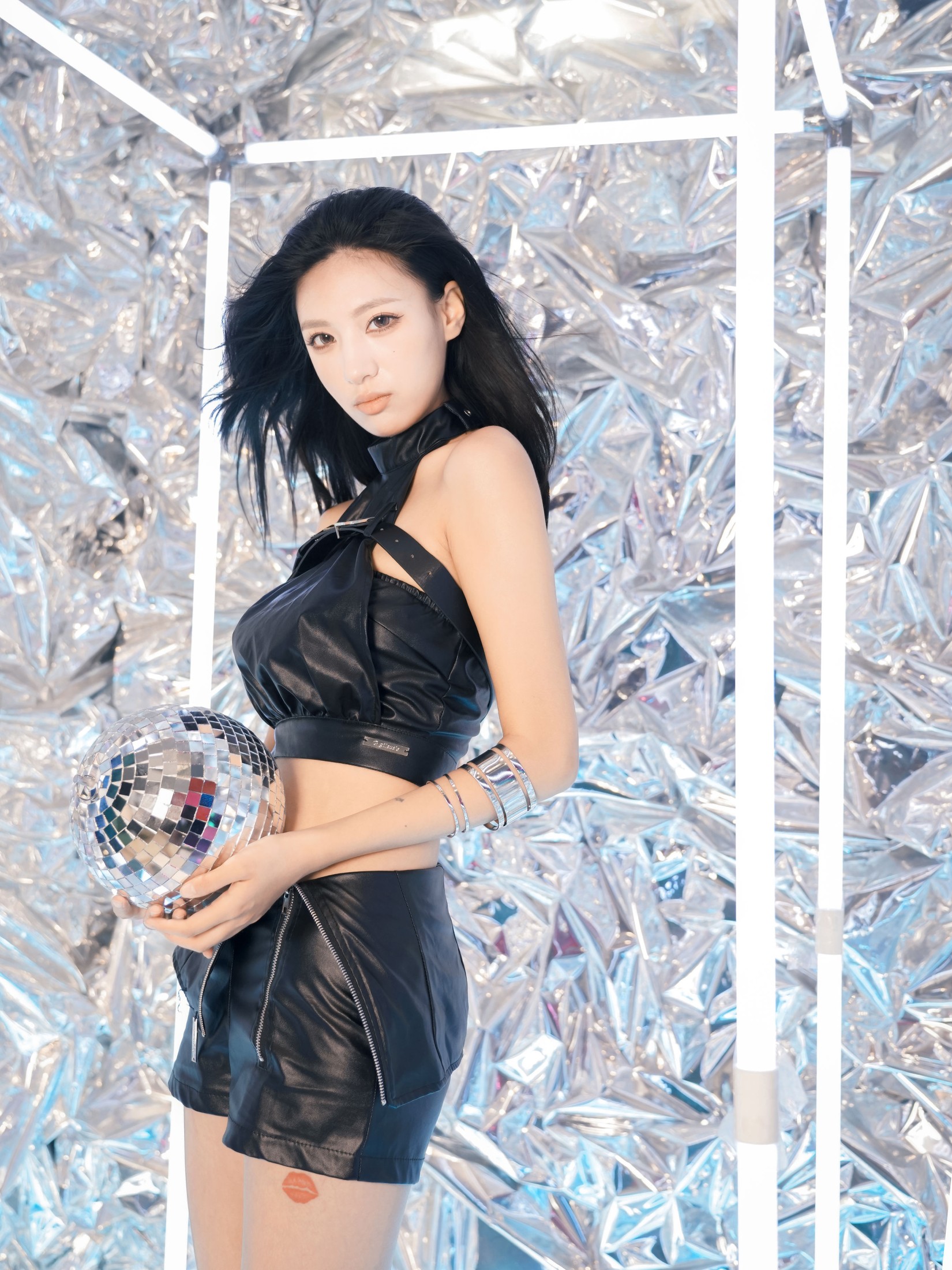 苗苗 – 《闪亮的思绪》[20P]