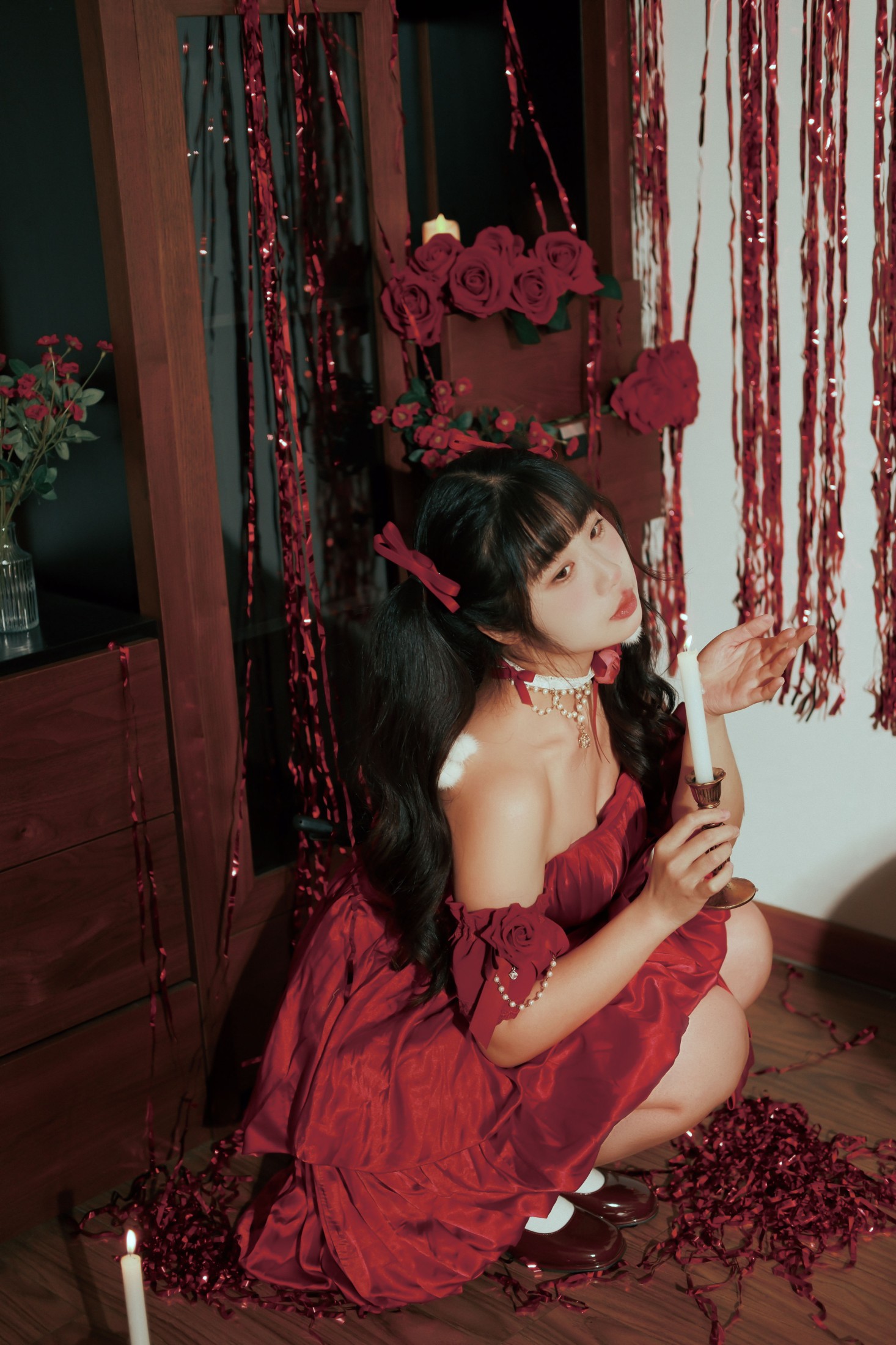 梅子梅子 – 《红裙女孩》[13P]