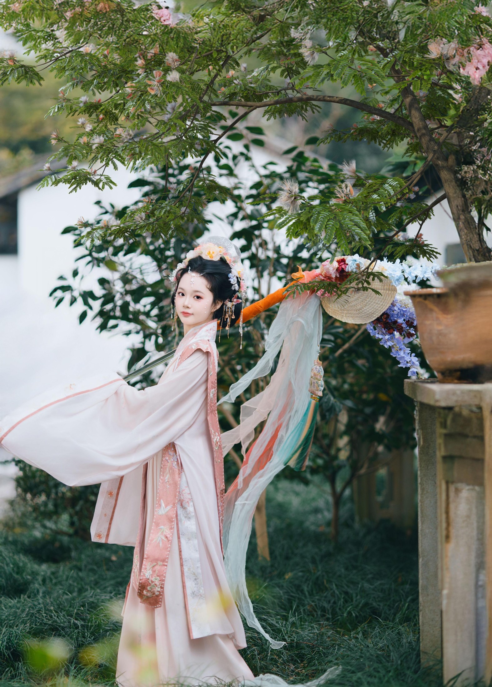 焦糖马奇朵 – 《珠光点染三白妆，墨云深处见芳华》[15P]