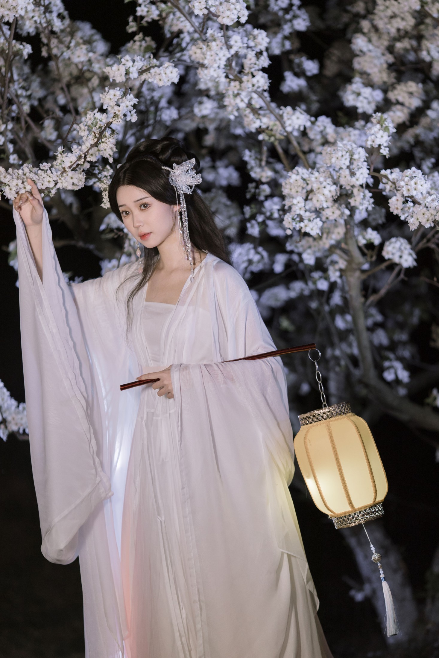 褚鸢鸢 – 《叶冰裳仿妆》[18P]