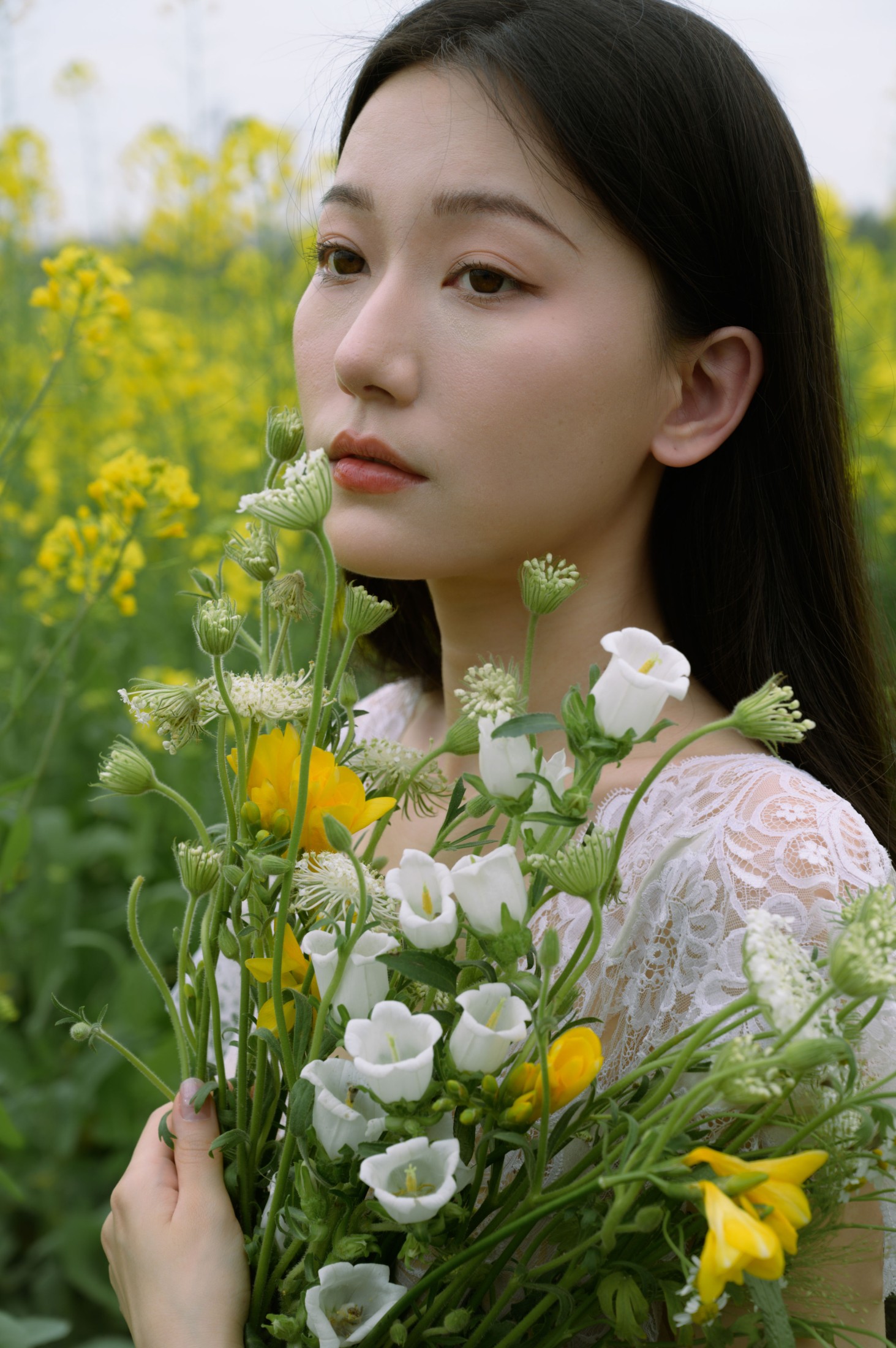 阴天与油菜花