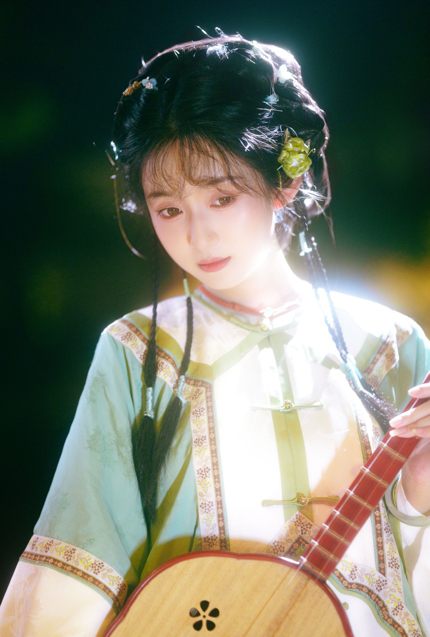 一只梳子君 – 《误入眉眼，可叹惊鸿》[13P]