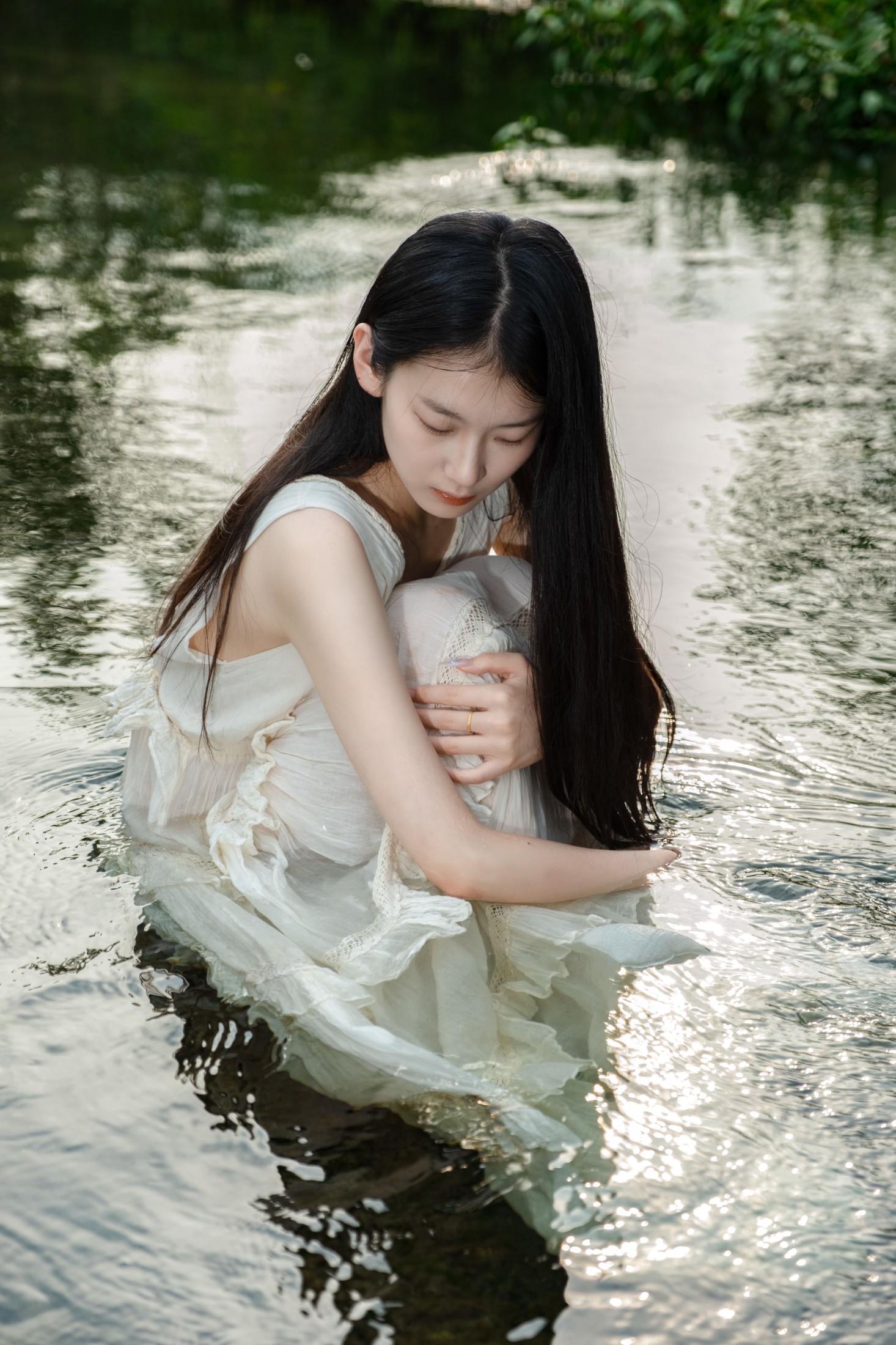 阳 – 《像一阵流淌的梦》[16P]