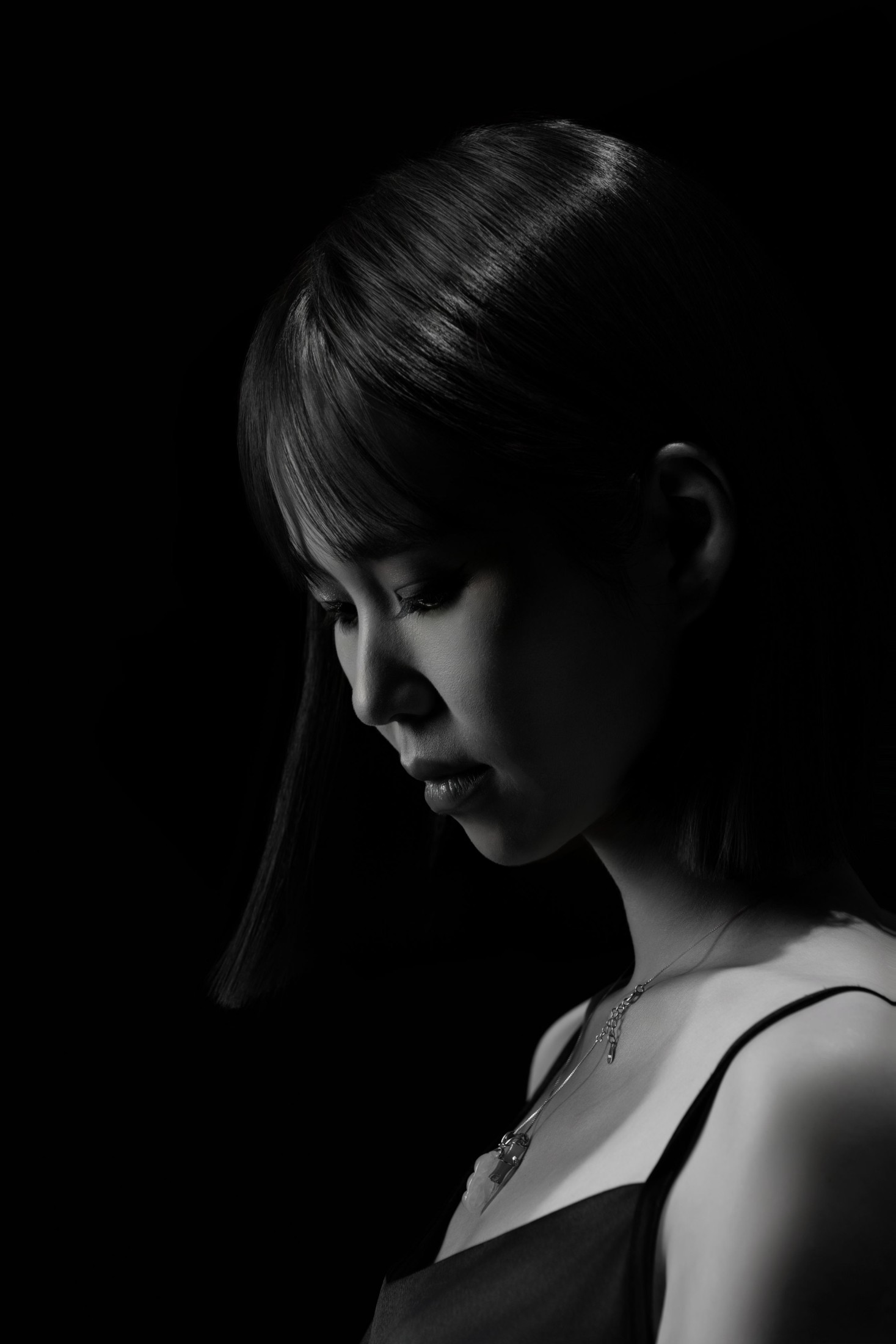 龟龟 – 《光与影之歌：情绪风肖像》[20P]
