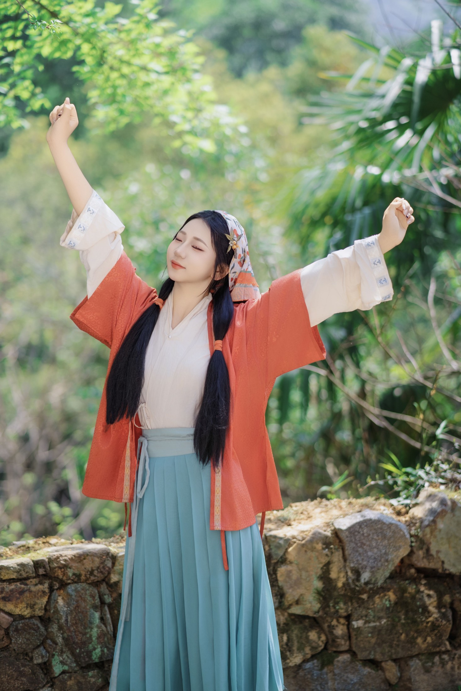 淘气的小女娘