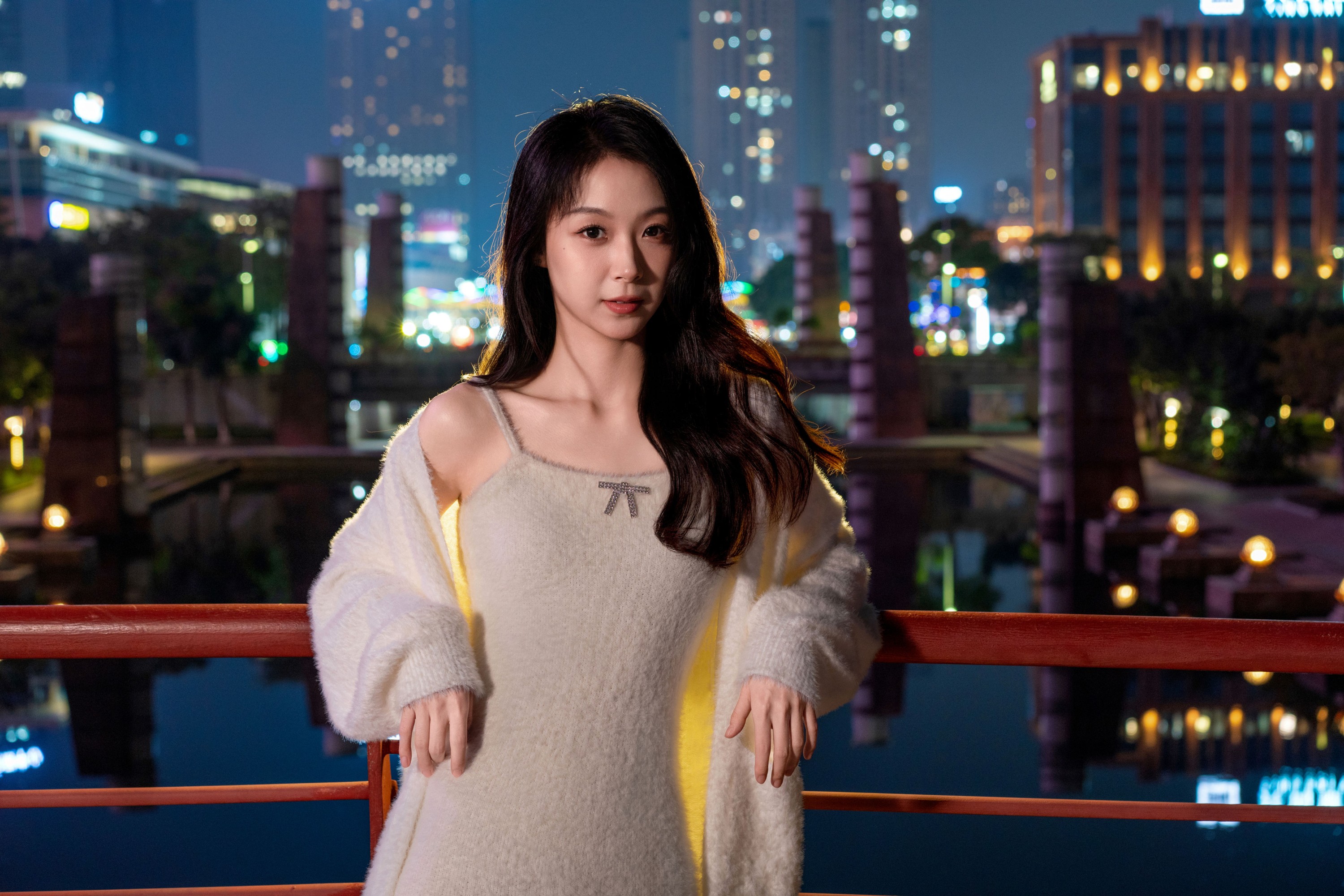 夜深之邻家少女