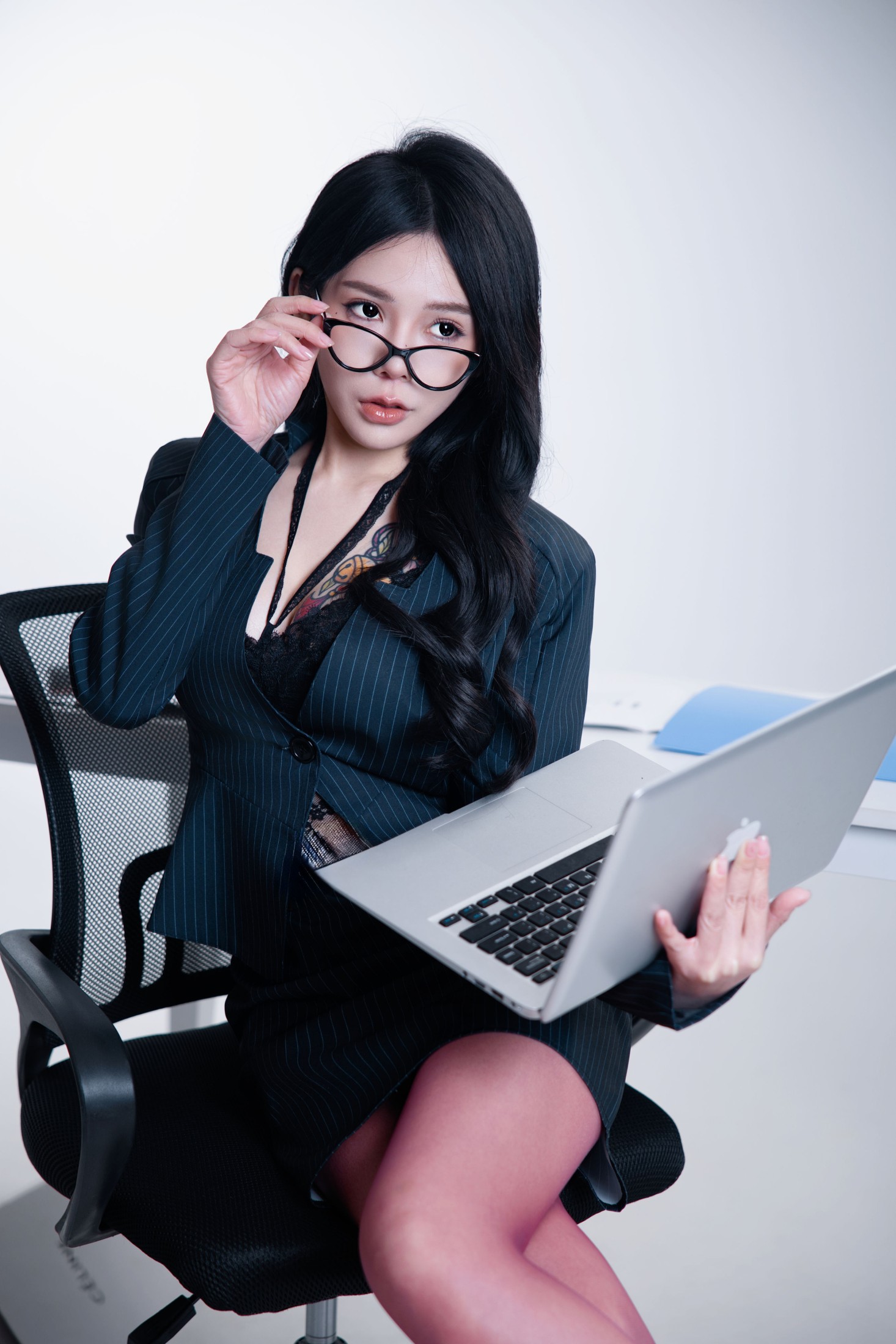 AMY – 《办公室海妖女郎》[14P]