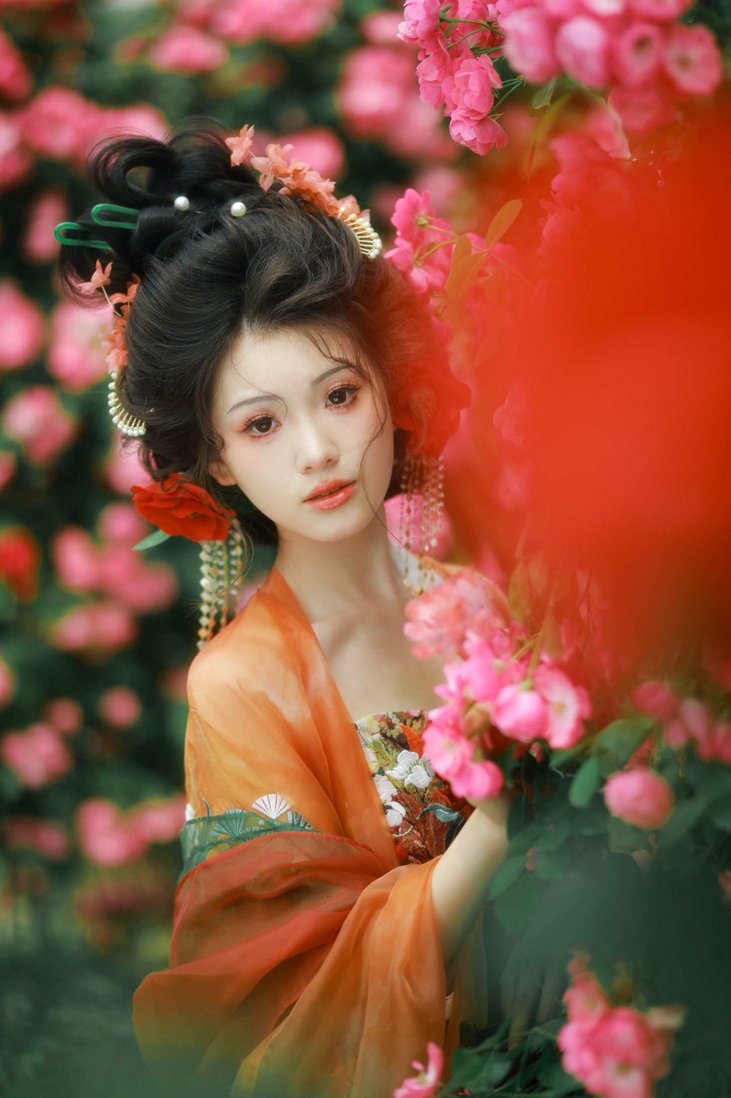 悦璃 – 《蔷薇汉服》[15P]