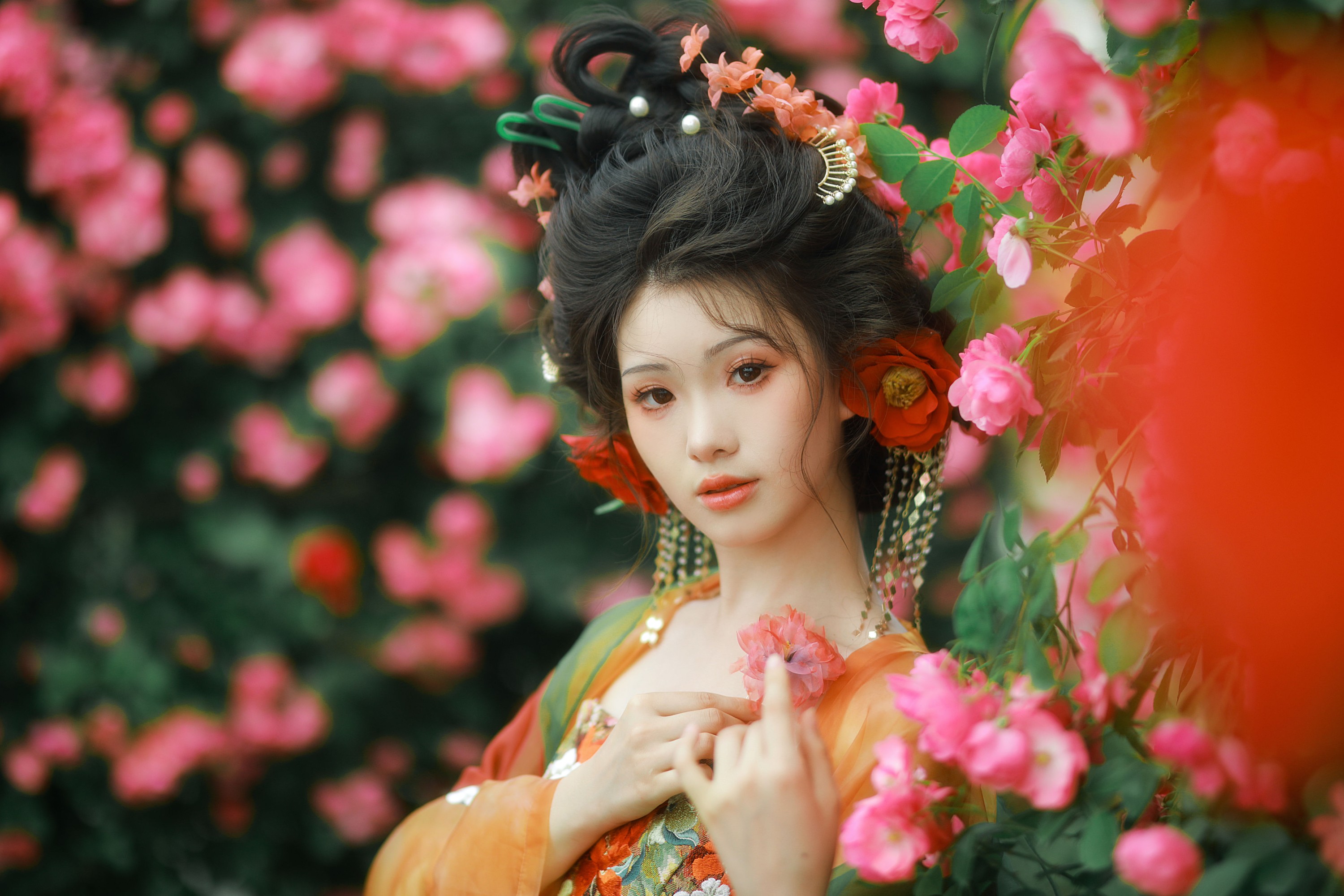 悦璃 – 《蔷薇汉服》[15P]