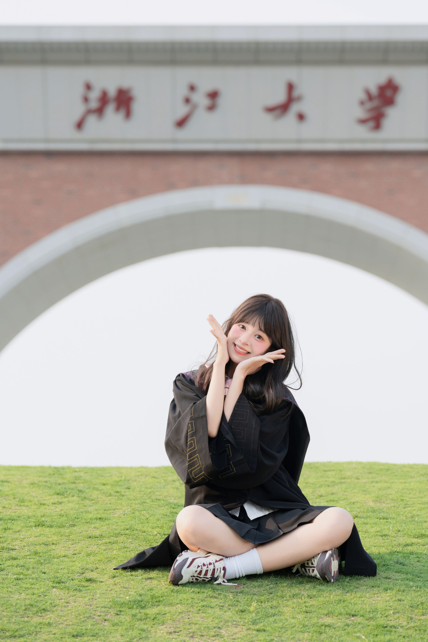 夏芋小年 – 《学士服》[18P]