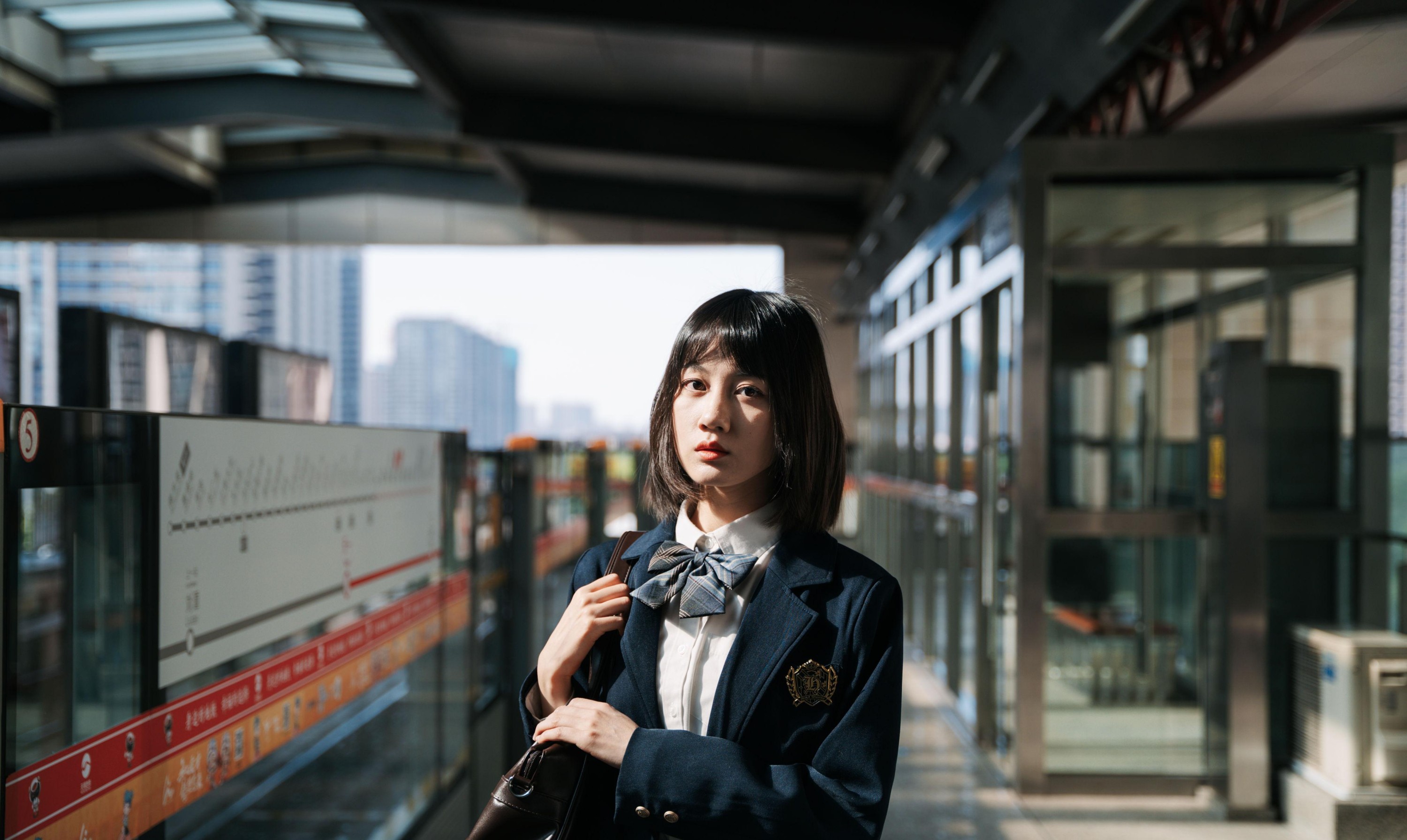 七七 – 《电影感日系地铁人像》[23P]