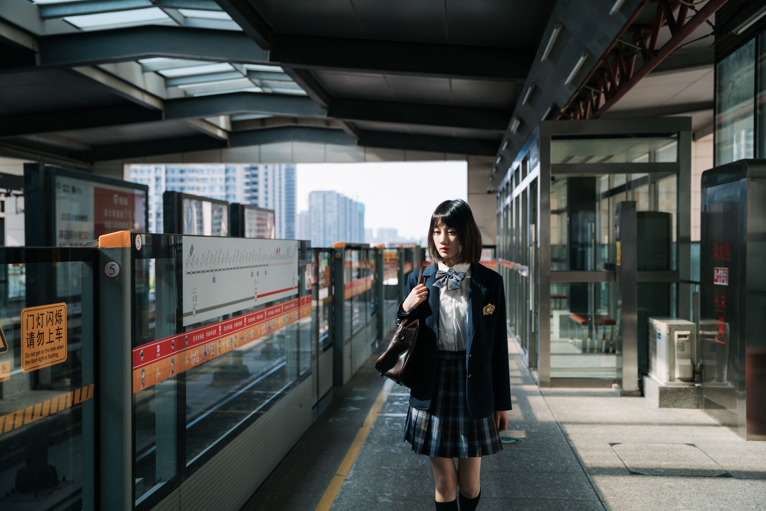 电影感日系地铁人像