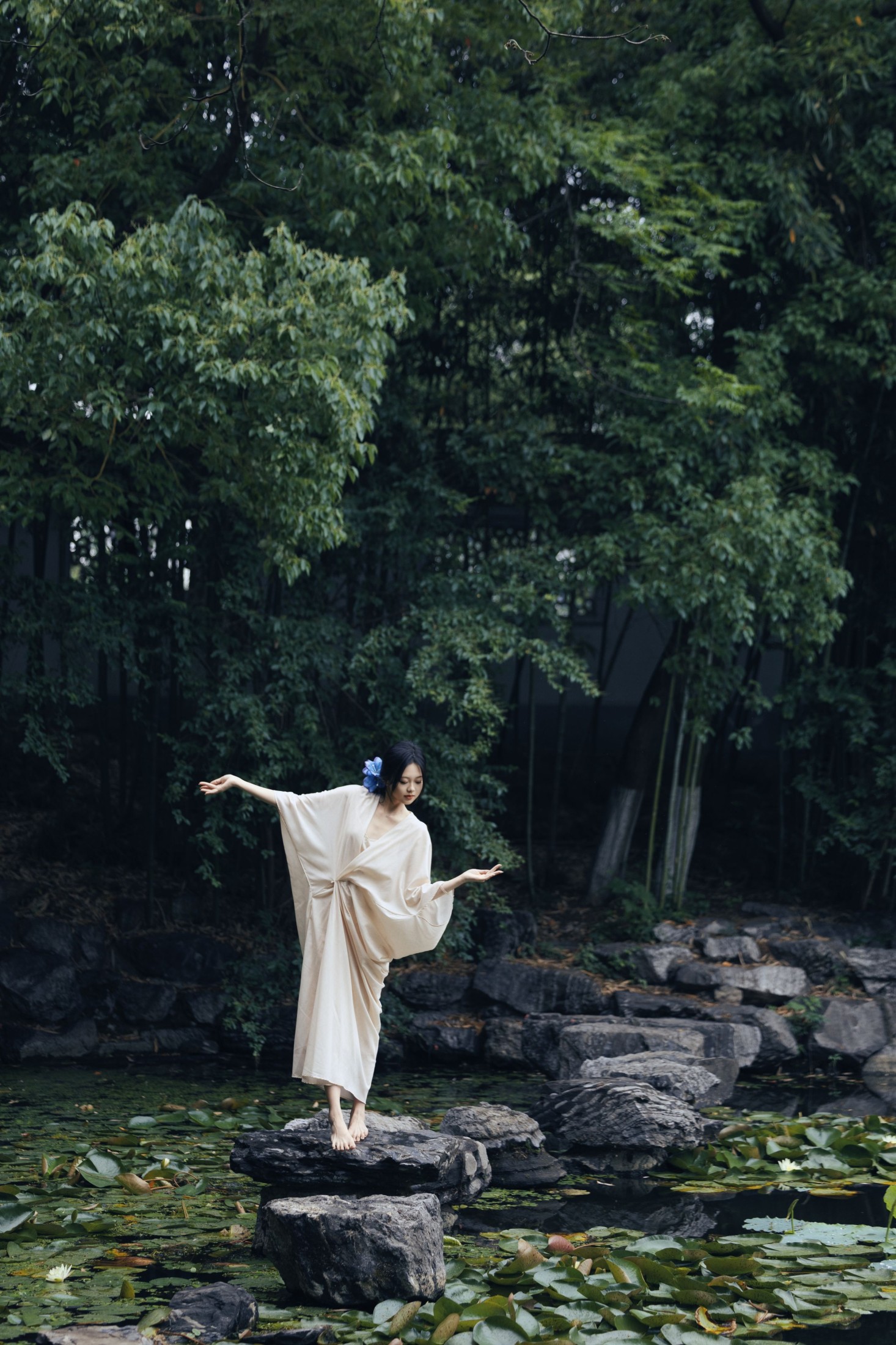 晨曦 – 《柳岸花明又一村》[36P]