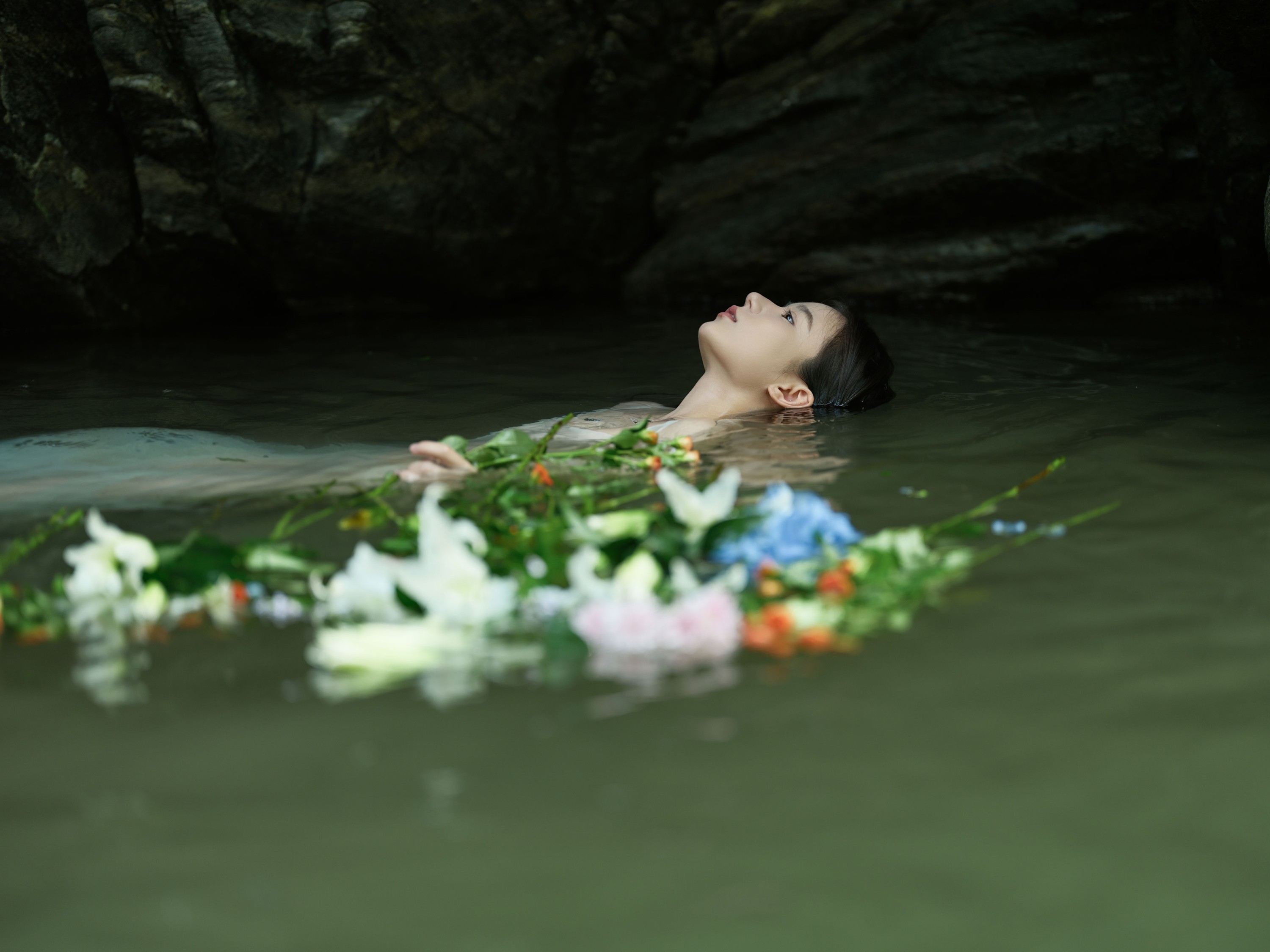 唐羽萱 – 《奥菲莉亚》[14P]