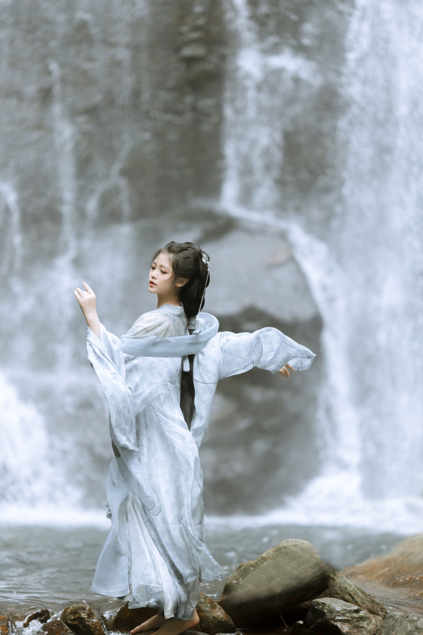 追风赶月莫停留