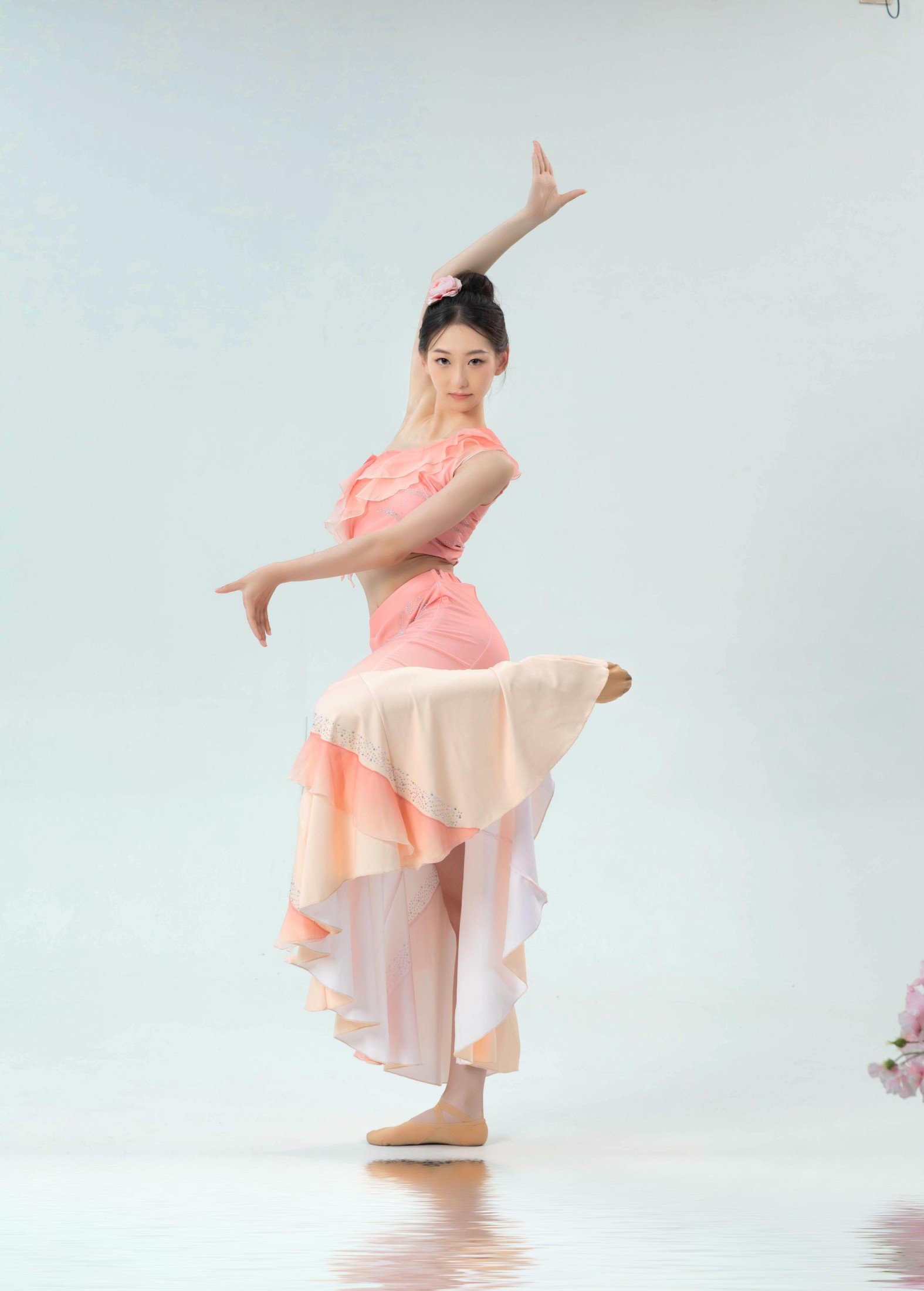 小桃儿酱 – 《跳傣舞的少女》[16P]