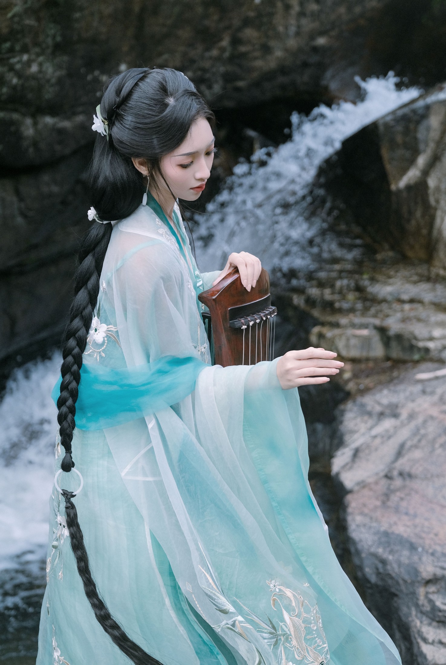 秋咪睡大觉 – 《仙女潭》[16P]