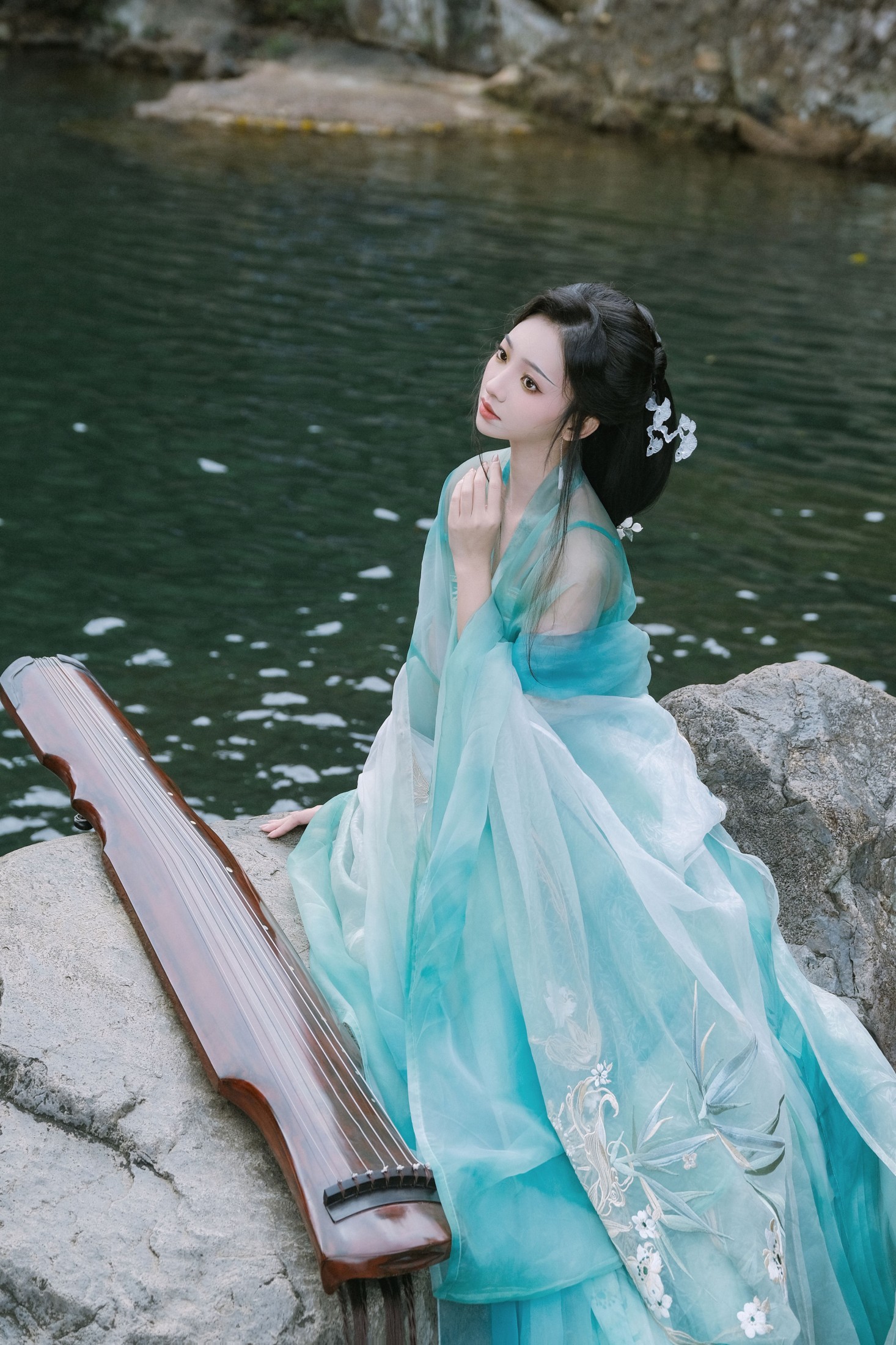 秋咪睡大觉 – 《仙女潭》[16P]