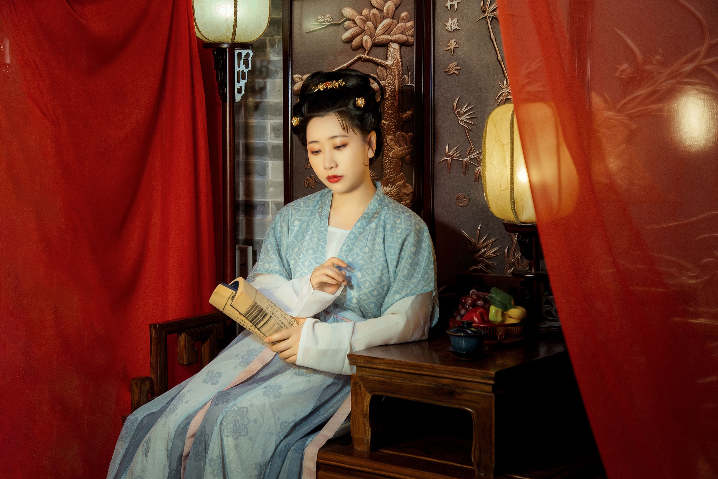 卡卡 – 《暮色》[14P]
