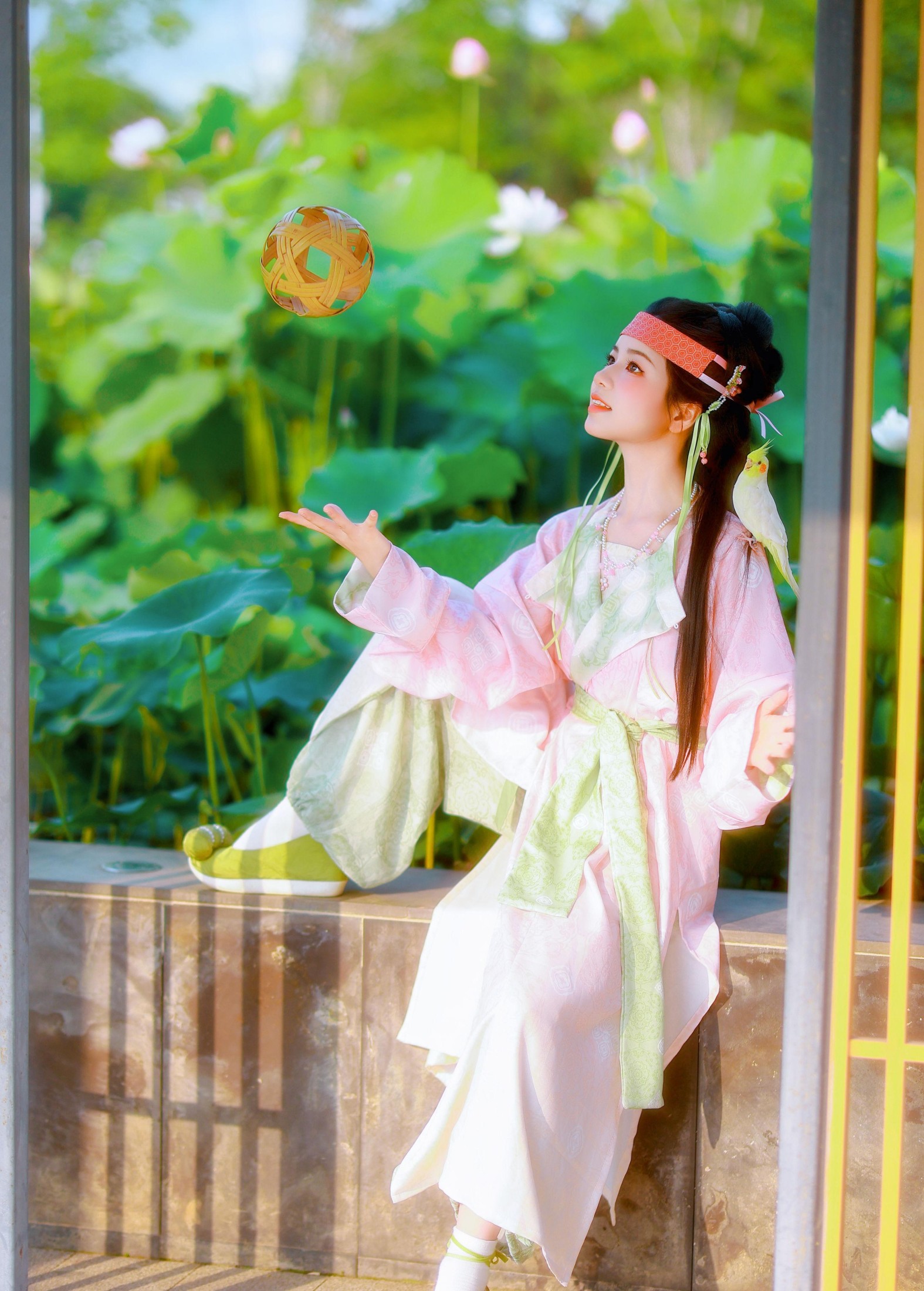 蹴鞠少女