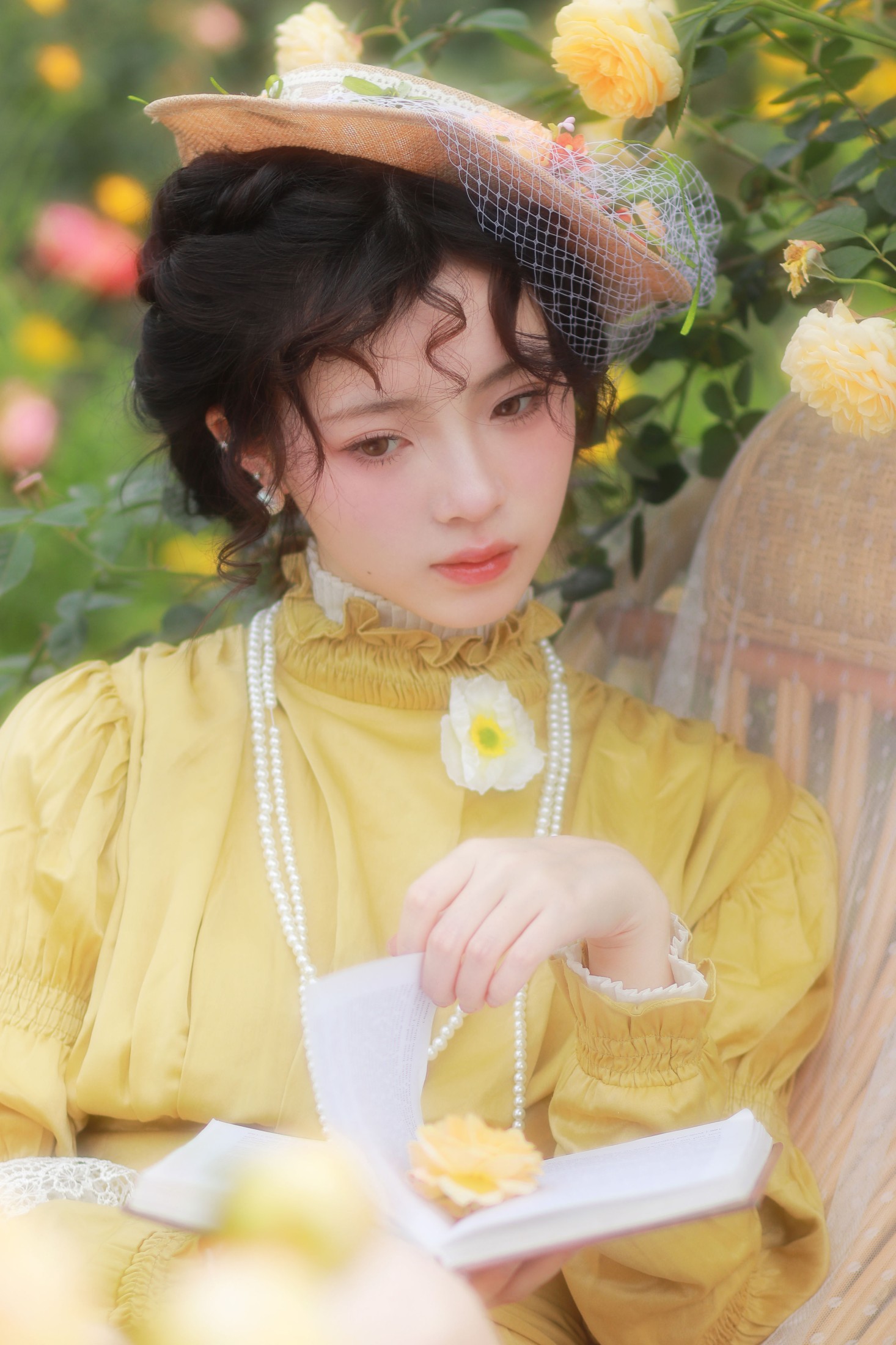 鹿离 – 《庄园少女～在浪漫的小花园小憩》[16P]