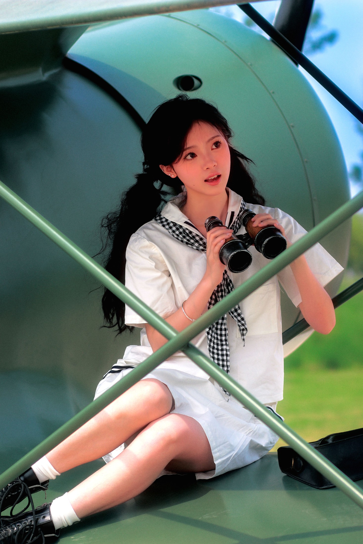 鹿离 – 《复古画册～飞机上的少女》[17P]
