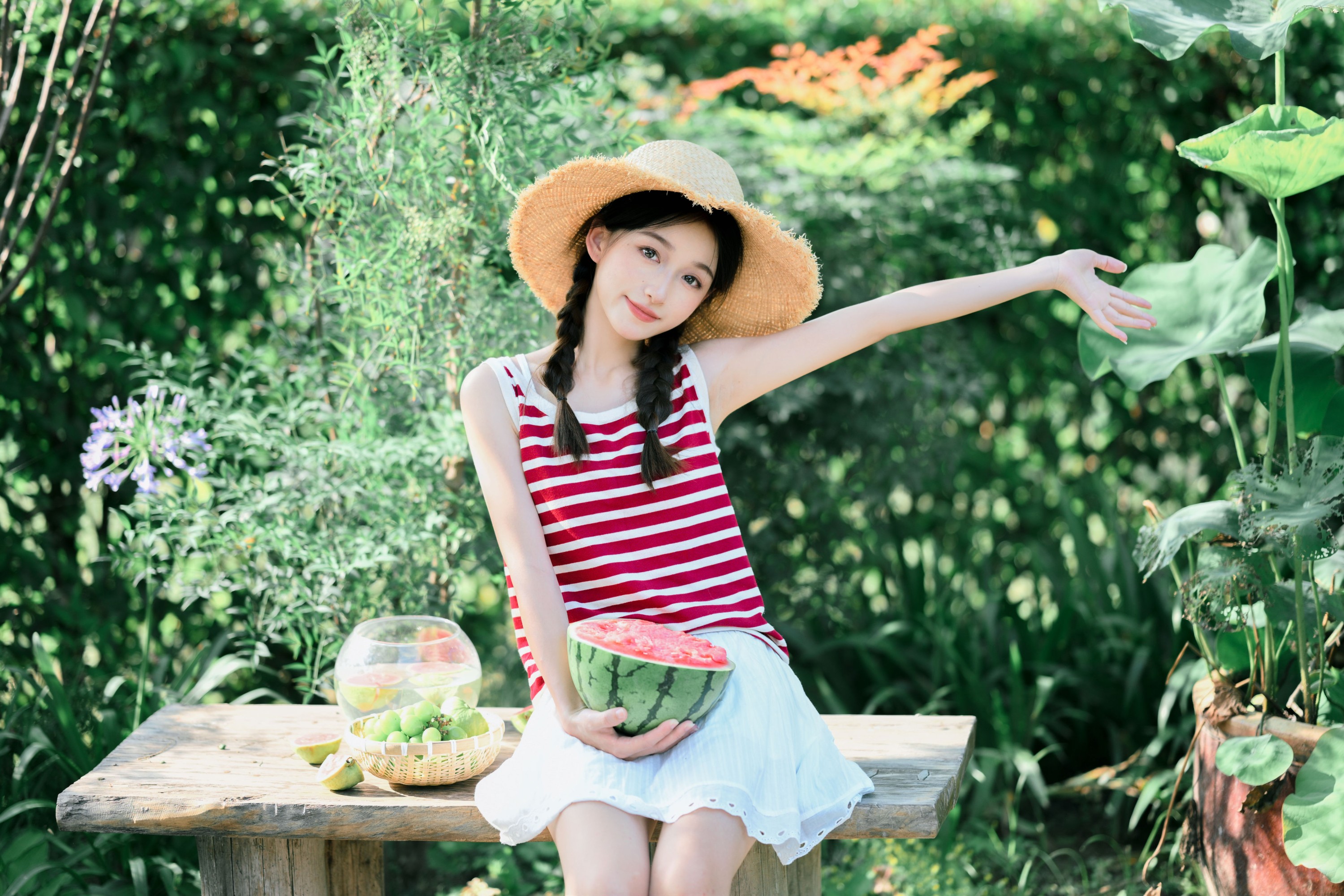 林淼鑫 – 《夏日少女与红西瓜》[17P]