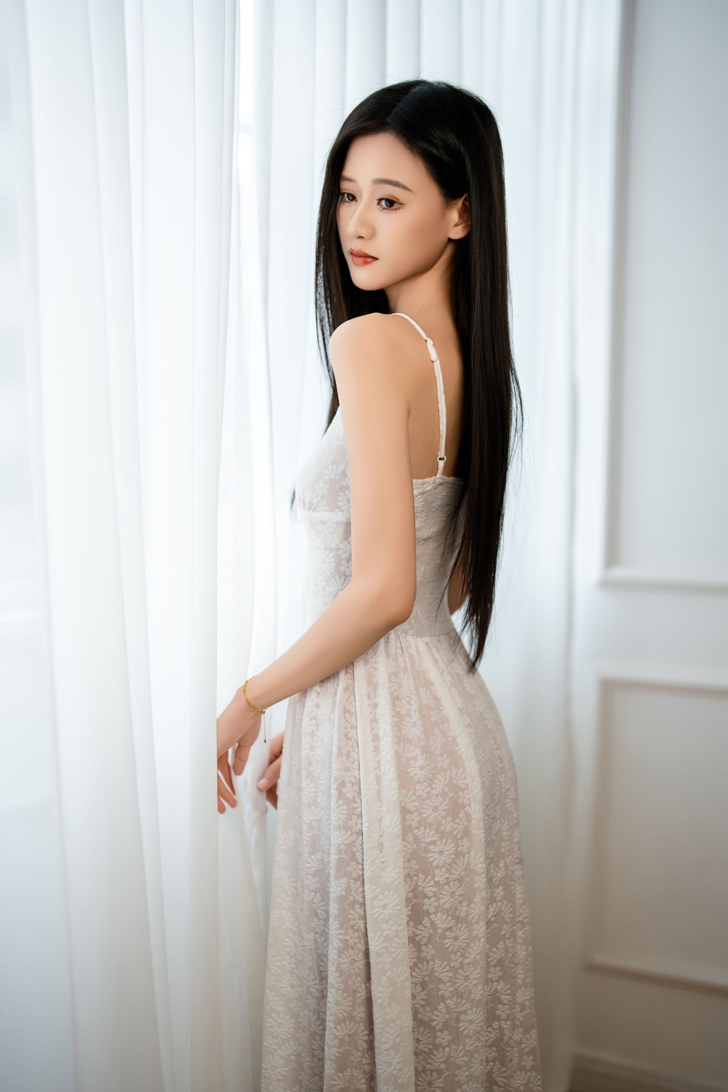 白色纱裙