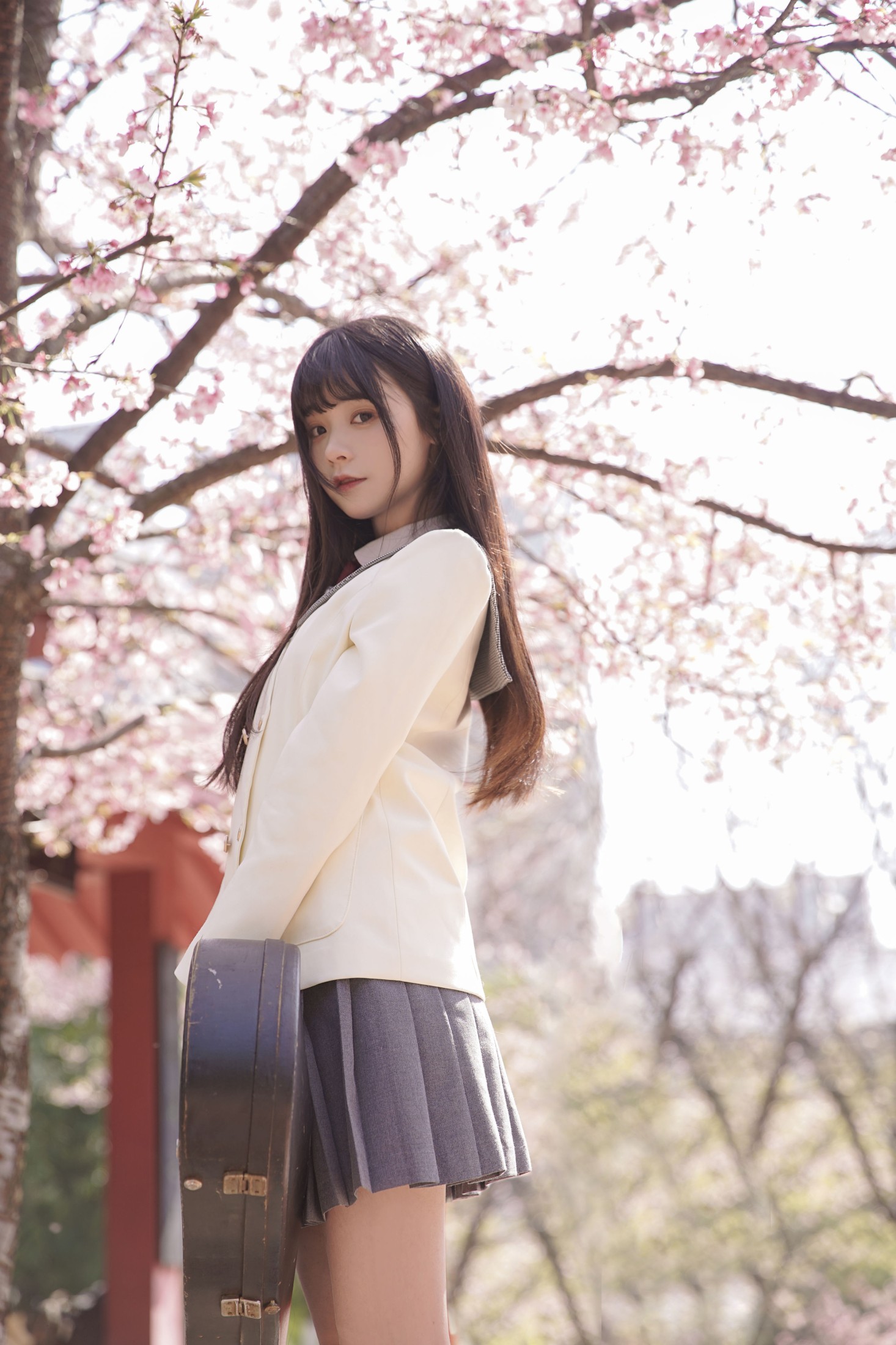 一只小沁 – 《樱花下的少女》[17P]