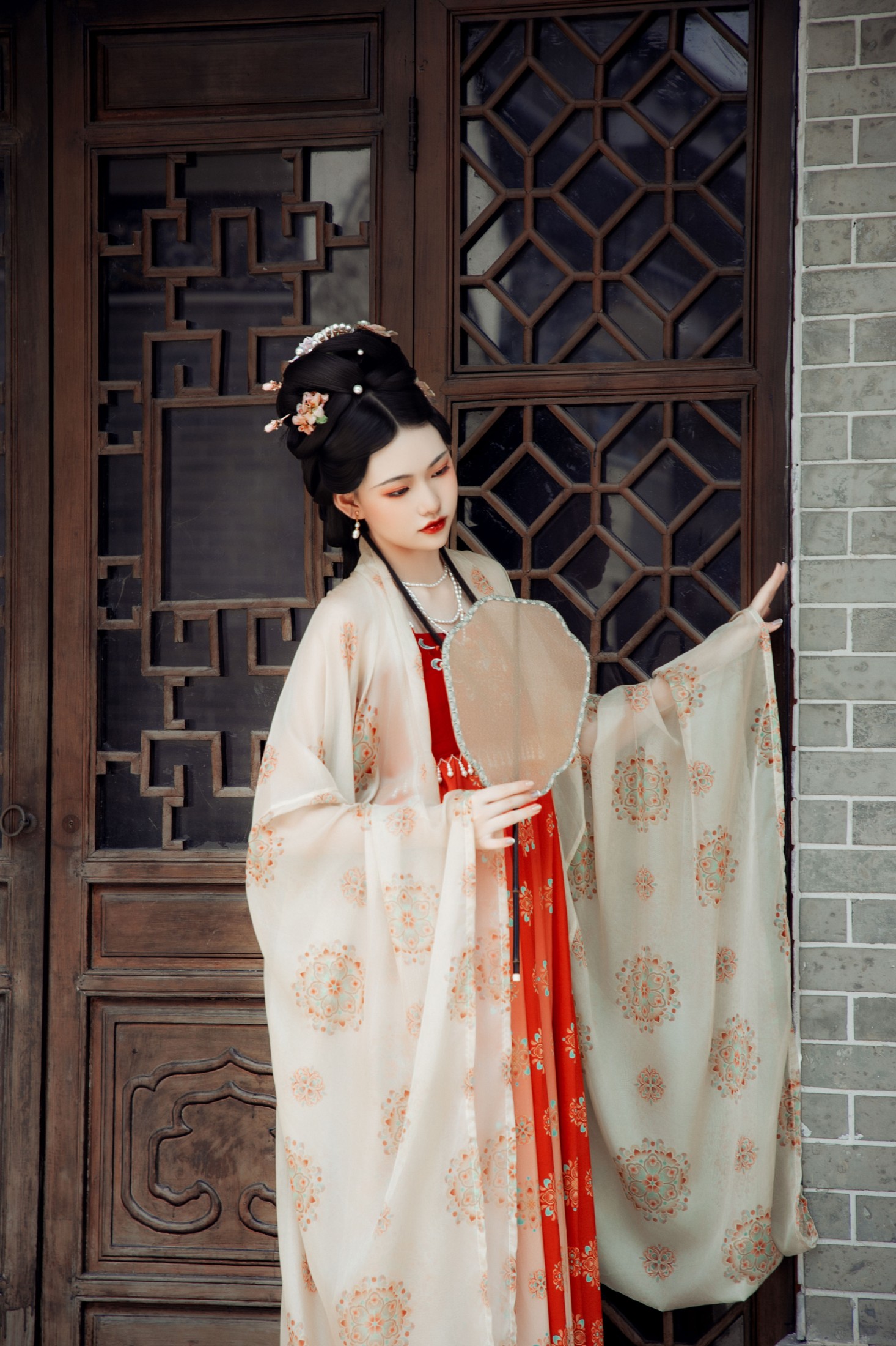 花怜 – 《惹红尘》[19P]