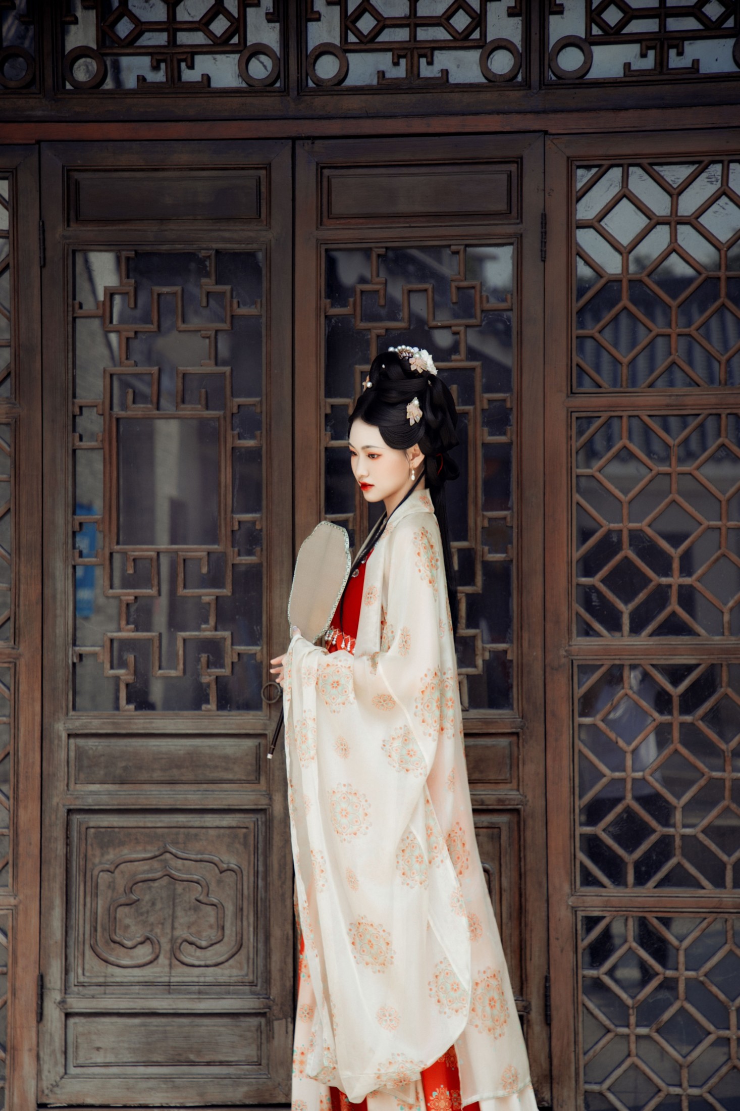花怜 – 《惹红尘》[19P]