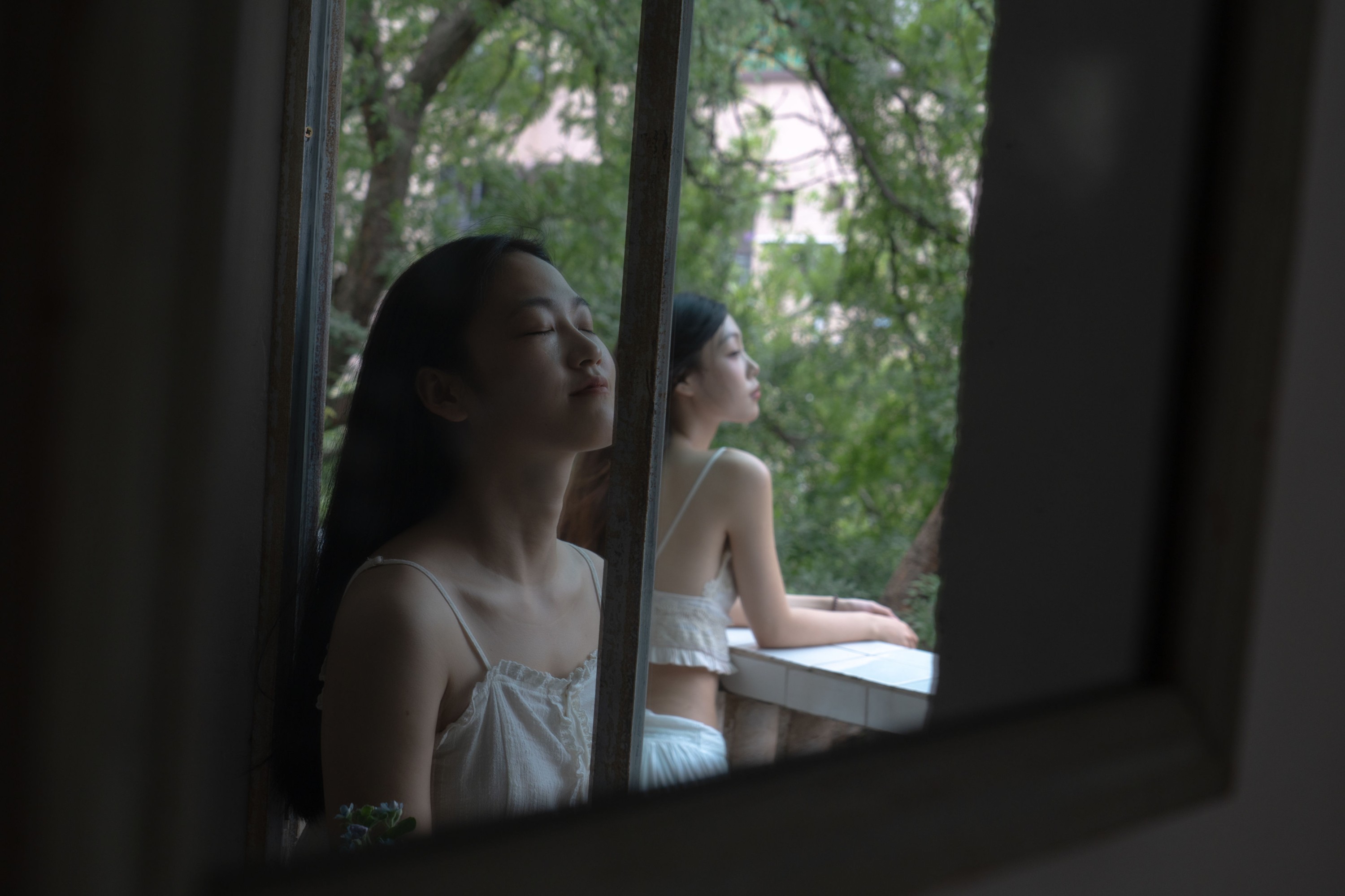 Su- 舒浅 – 《半朵蔷薇》[26P]