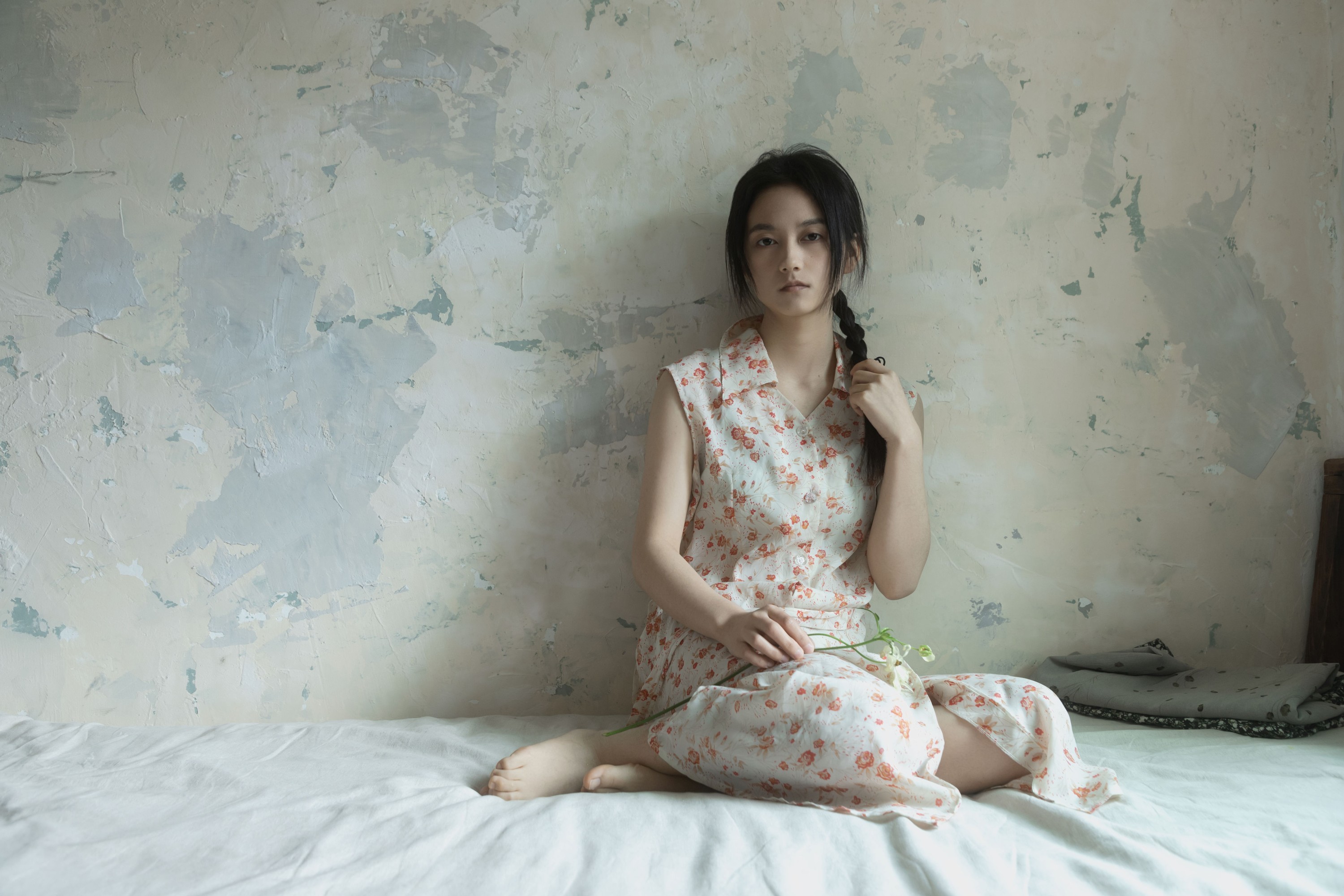 梦懿 – 《老房子的阴天》[28P]