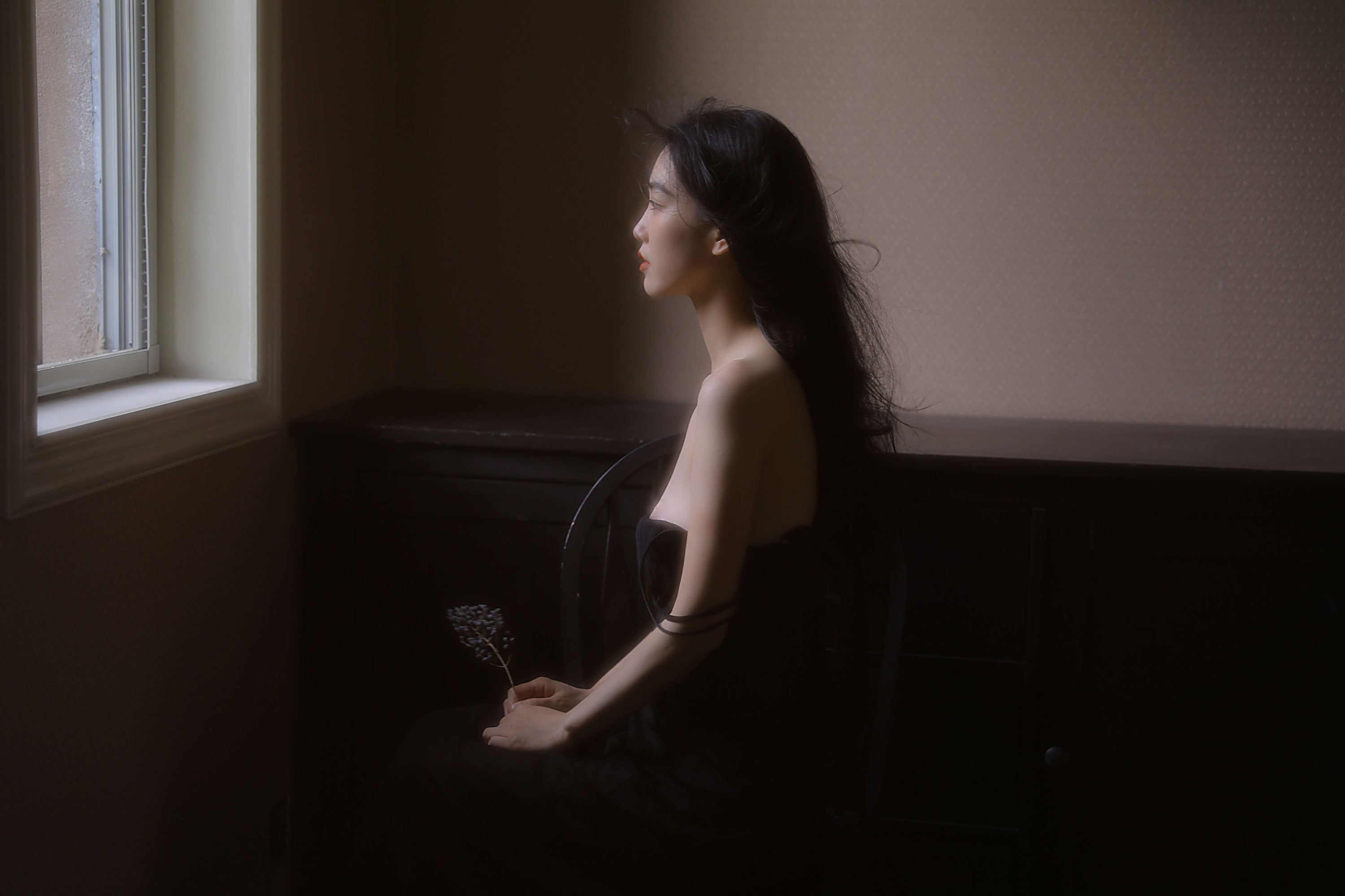 郭荣的海角 – 《万物至暗》[16P]
